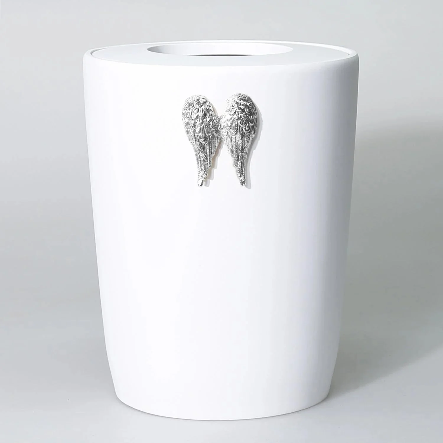 ست لوازم حمام 5 تکه Wings، رنگ سفید و نقره ای ست لوازم حمام 5 تکه Wings، رنگ سفید و نقره ای