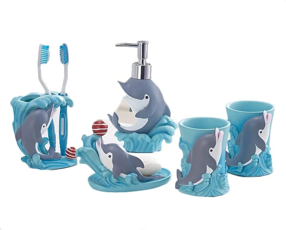 ست لوازم جانبی حمام طرح دلفین، 5 تکه - 1 پمپ لوسیون، 1 جا مسواکی، 1 جا صابونی و 2 لیوان ست لوازم جانبی حمام طرح دلفین، 5 تکه - 1 پمپ لوسیون، 1 جا مسواکی، 1 جا صابونی و 2 لیوان