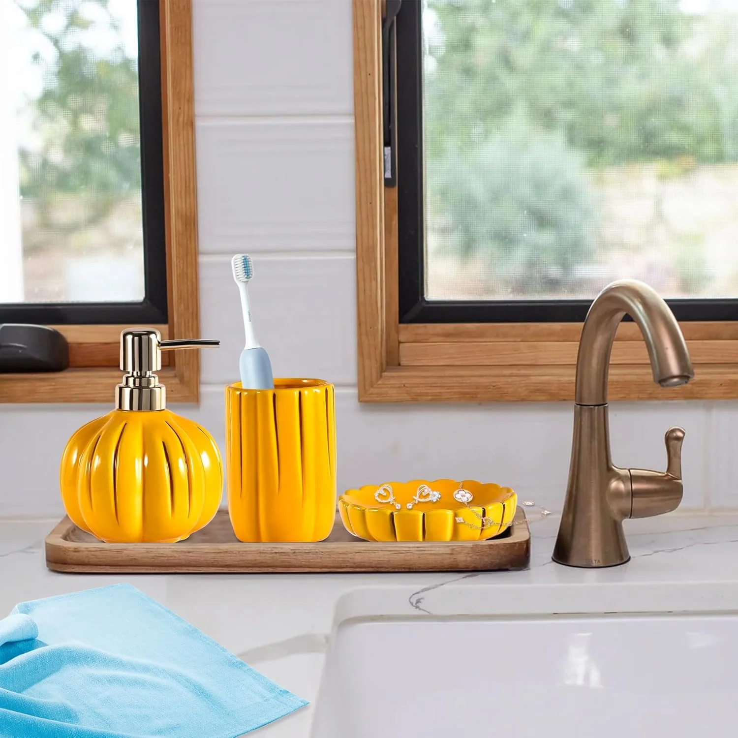 ست لوازم جانبی سرامیکی 3 تکه YabcY، ست لوازم تزئینی رومیزی حمام، طرح کدو تنبل، زرد ست لوازم جانبی سرامیکی 3 تکه YabcY، ست لوازم تزئینی رومیزی حمام، طرح کدو تنبل، زرد