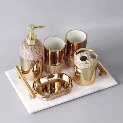 ست لوازم حمام شش تکه طرح نوردیک آمریکایی با روکش طلایی لوکس شامل جا مسواکی، لیوان دهانشویه و سایر ملزومات حمام (رنگ: B) ست لوازم حمام شش تکه طرح نوردیک آمریکایی با روکش طلایی لوکس شامل جا مسواکی، لیوان دهانشویه و سایر ملزومات حمام (رنگ: B)