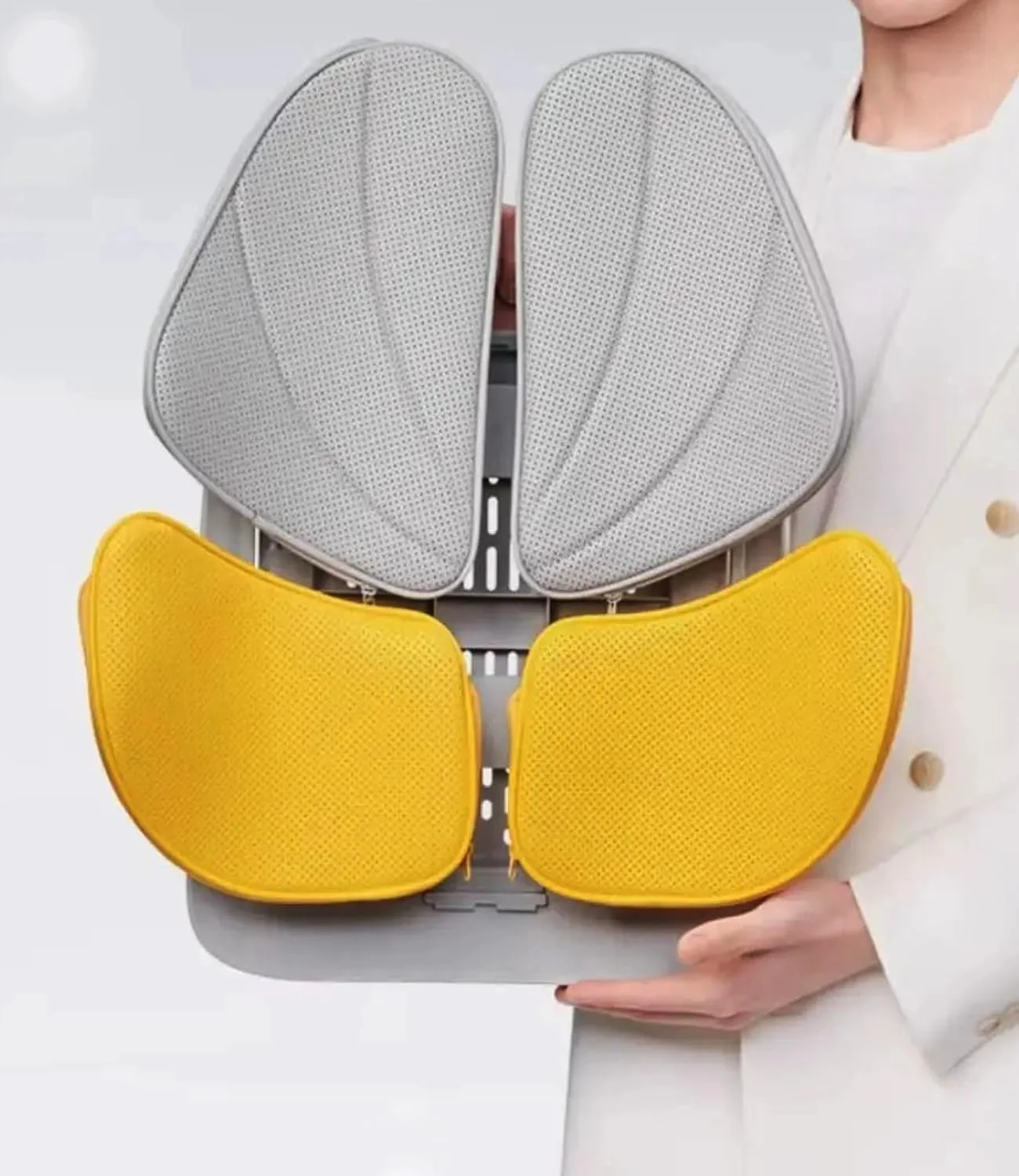 بالشتک طبی پشتی آداک، توری تنفسی، سفید، زرد، فوم حافظه دار، 38x36x12 سانتی متر، ارتفاع قابل تنظیم، پشتی قابل حمل برای صندلی ماشین، اداری، منزل بالشتک طبی پشتی آداک، توری تنفسی، سفید، زرد، فوم حافظه دار، 38x36x12 سانتی متر، ارتفاع قابل تنظیم، پشتی قابل حمل برای صندلی ماشین، اداری، منزل