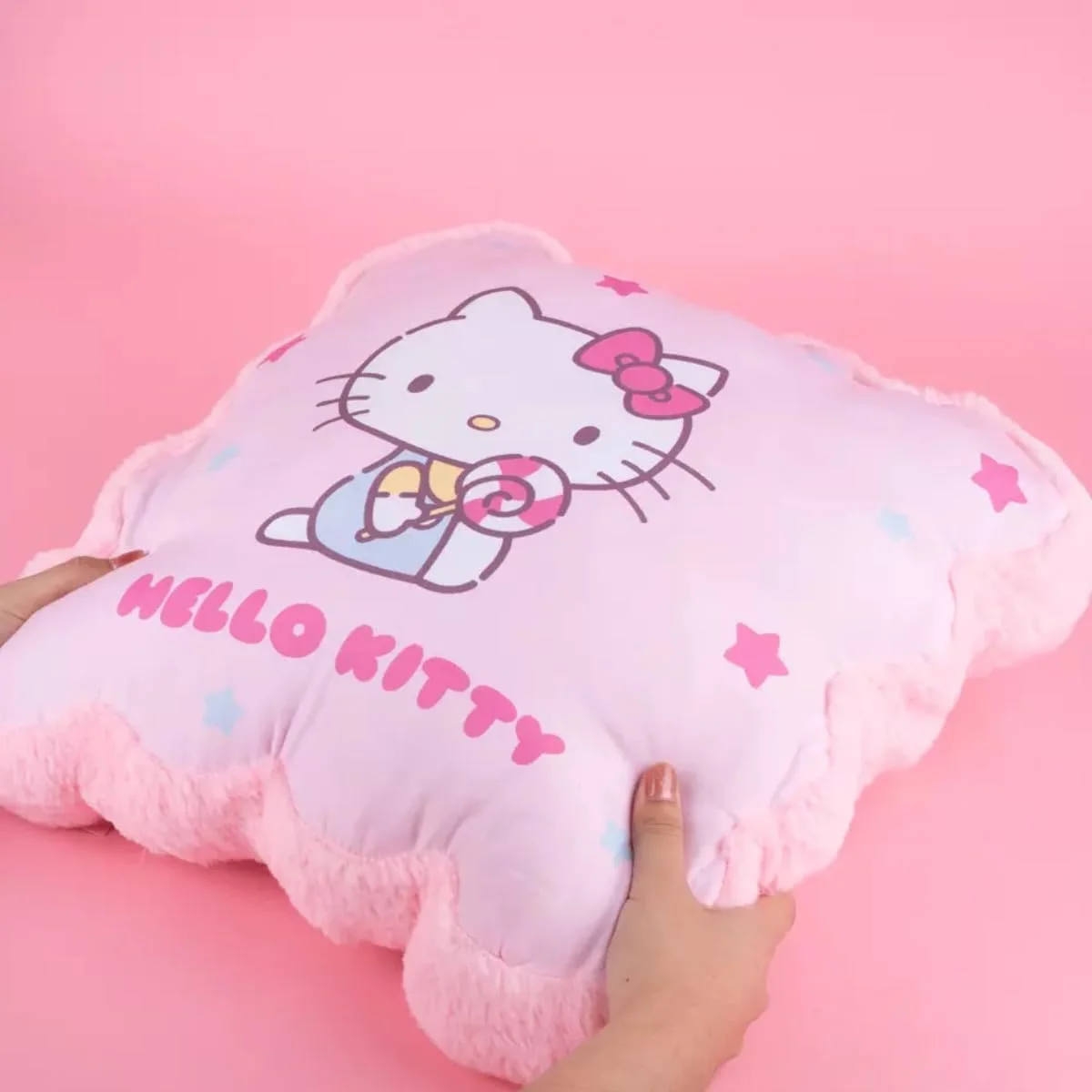 کوسن پشتی و کوسن نشیمن چاپی نفیس شخصیت های Sanrio مینی سو (Hello Kitty) کوسن پشتی و کوسن نشیمن چاپی نفیس شخصیت های Sanrio مینی سو (Hello Kitty)