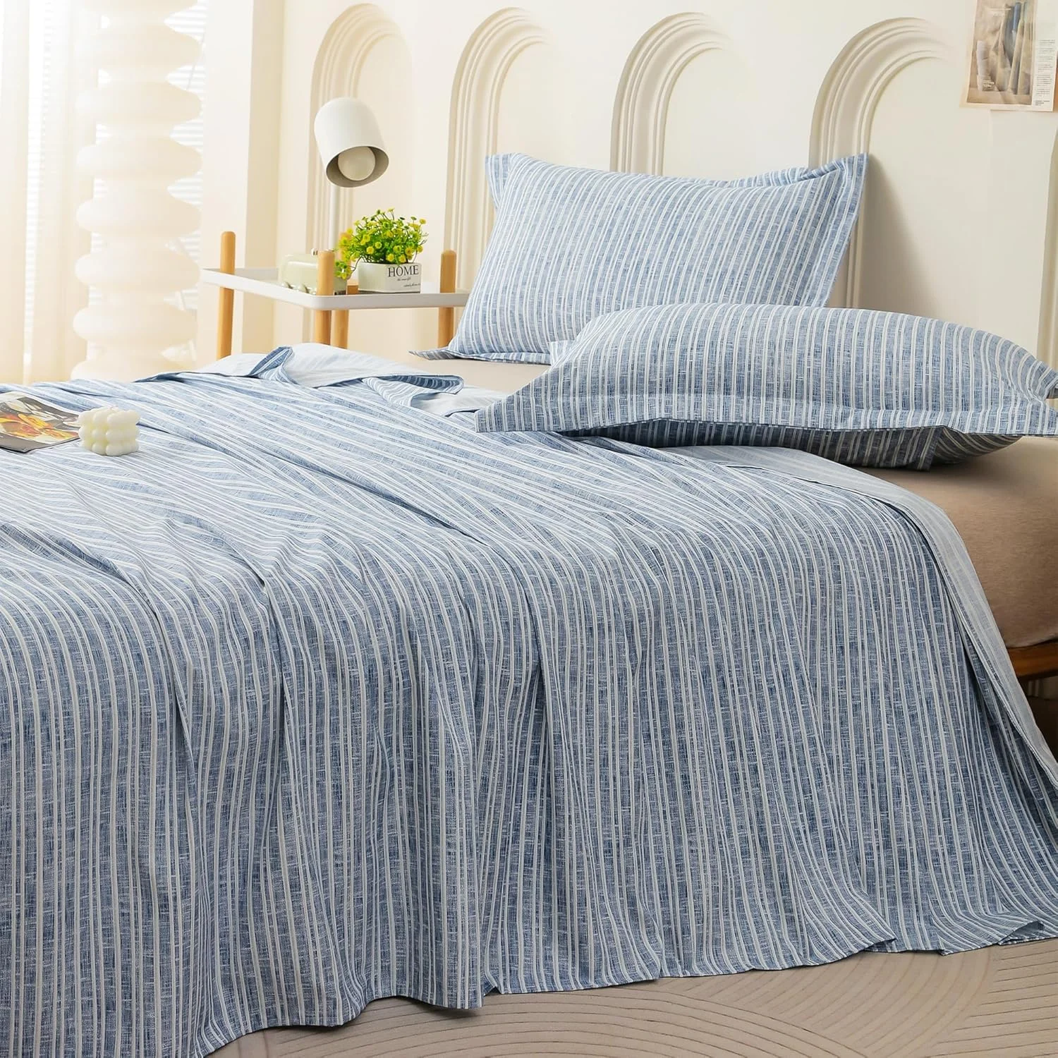 ملحفه کتان تختخواب دو نفره بزرگ Story@Home با تراکم بافت 240، ملحفه تختخواب کتان با دو روبالشی، ملحفه فوق العاده نرم برای تختخواب دو نفره بزرگ | طرح راه راه (270 x 250 سانتی متر، آبی و سفید) ملحفه کتان تختخواب دو نفره بزرگ Story@Home با تراکم بافت 240، ملحفه تختخواب کتان با دو روبالشی، ملحفه فوق العاده نرم برای تختخواب دو نفره بزرگ | طرح راه راه (270 x 250 سانتی متر، آبی و سفید)