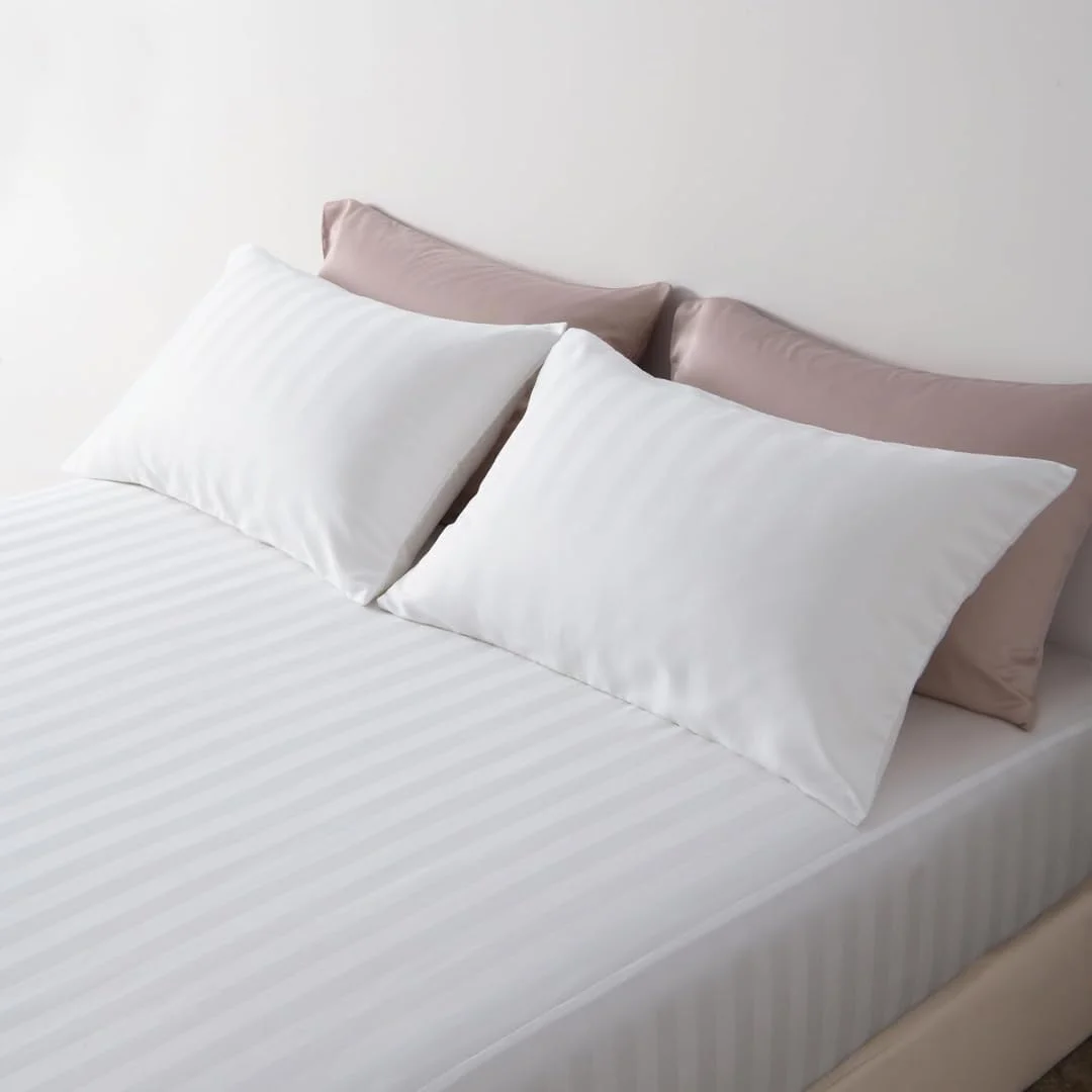 ست ملحفه کش‌دار سلینا، 3 تکه، سایز کوئین 160x200 سانتی‌متر، طرح راه راه میکروفایبر سفید، جیب عمیق 30 سانتی‌متری