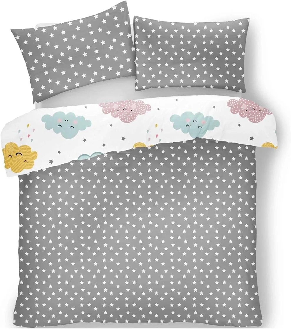 ست ملحفه کش‌دار طرح ابرهای شاد یا روکش لحاف طرح صورتک‌های خندان یا پرده‌های ستاره‌ای انتخابی کودکان، پلی‌کتان، چند رنگ، یک‌نفره