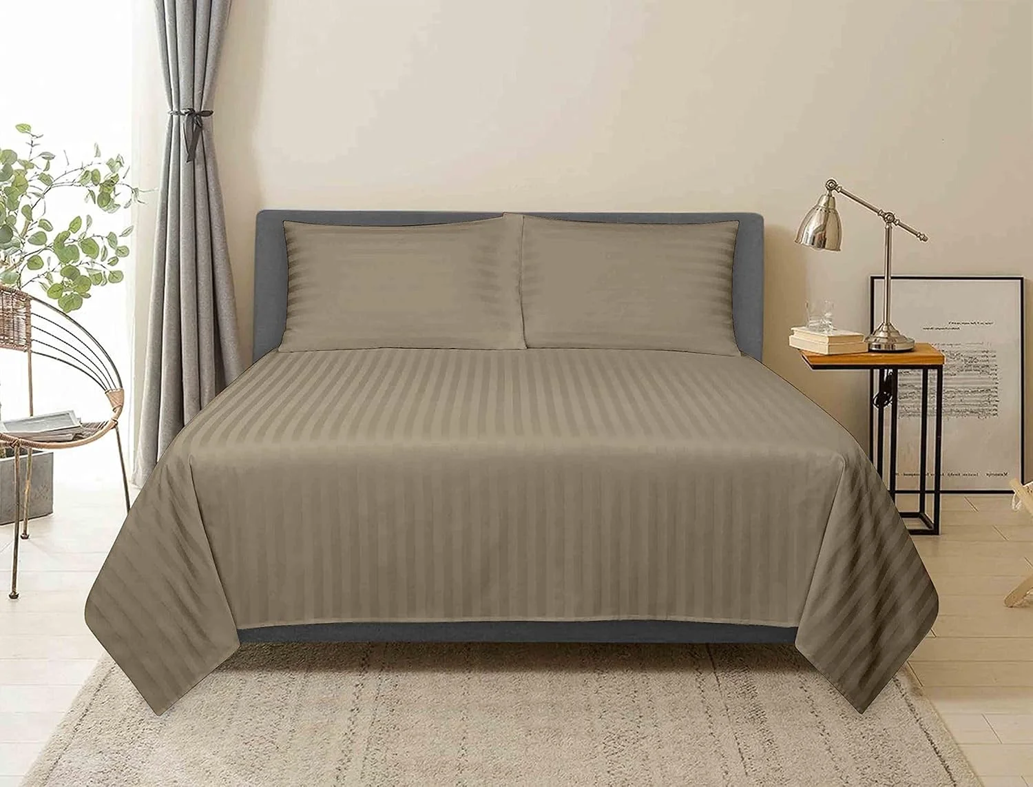 ست ملحفه تخت هتلی کینگ لینن کلاب 3 تکه - بافته شده از ساتن پنبه ای 100% با الیاف بلند 280TC، کیفیت لوکس و فوق العاده نرم، اندازه: ملحفه تخت 260 X 280 سانتی متر + روبالشی 50 x 75 سانتی متر، رنگ: برنزی ست ملحفه تخت هتلی کینگ لینن کلاب 3 تکه - بافته شده از ساتن پنبه ای 100% با الیاف بلند 280TC، کیفیت لوکس و فوق العاده نرم، اندازه: ملحفه تخت 260 X 280 سانتی متر + روبالشی 50 x 75 سانتی متر، رنگ: برنزی