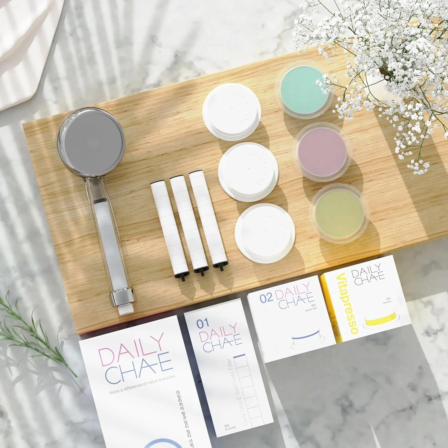 سردوش کره‌ای DailyCha-E و مجموعه فیلتر دوقلو مدل B - با کپسول ویتامین دوش Vitapresso - فیلتر آب برای پوست و موی سالم - حذف کلر - روشن کننده، آنتی اکسیدان، رایحه درمانی