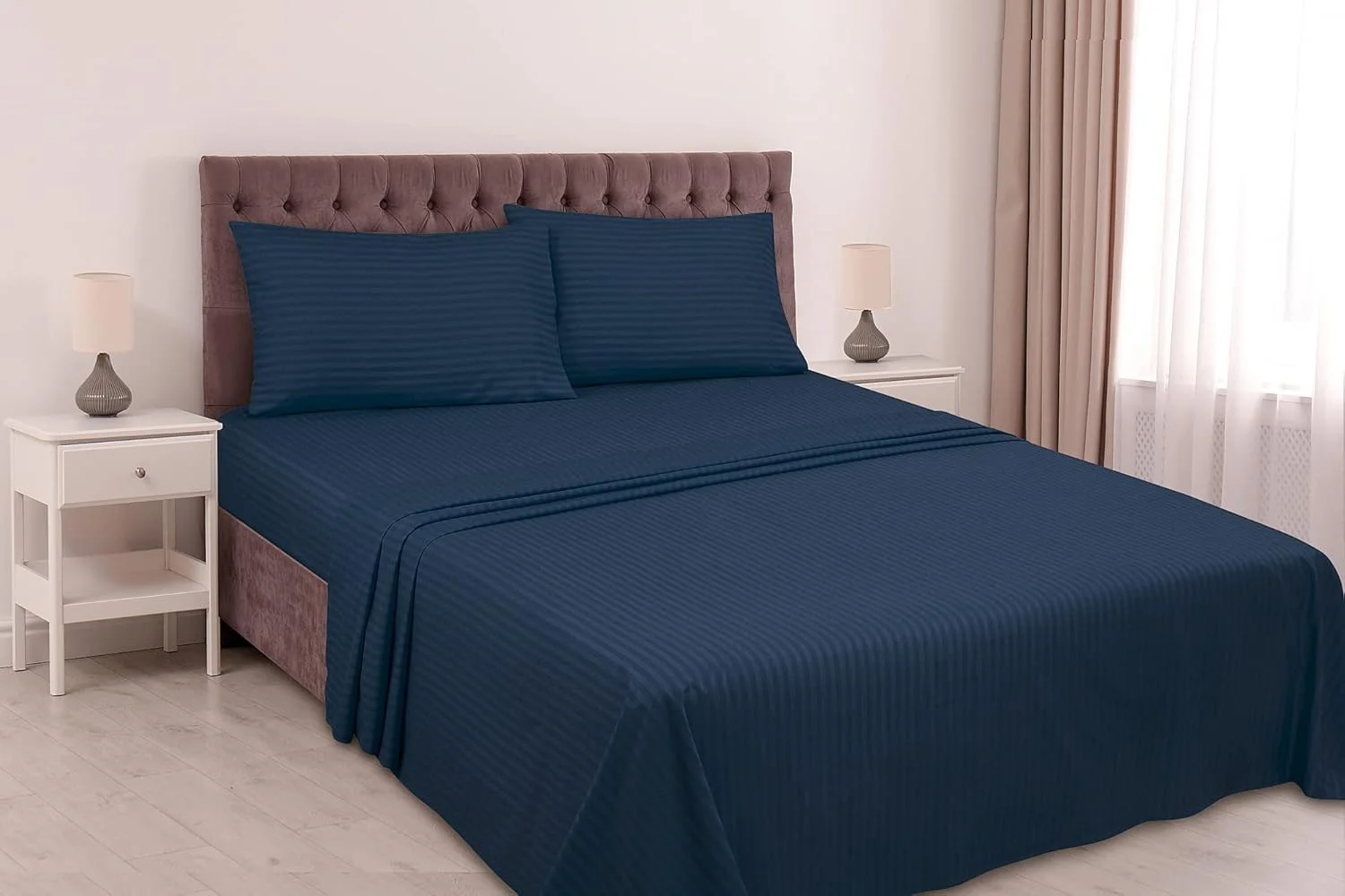 ست ملحفه راه راه رویال لیننز - ملافه های میکروفیبر برس خورده 1800 - 1 ملحفه کش دار، 1 ملحفه تخت، 2 روبالشی - ست ملحفه 4 تکه راه راه دمشقی کالیفرنیا کینگ (راه راه سرمه ای، کالیفرنیا کینگ)