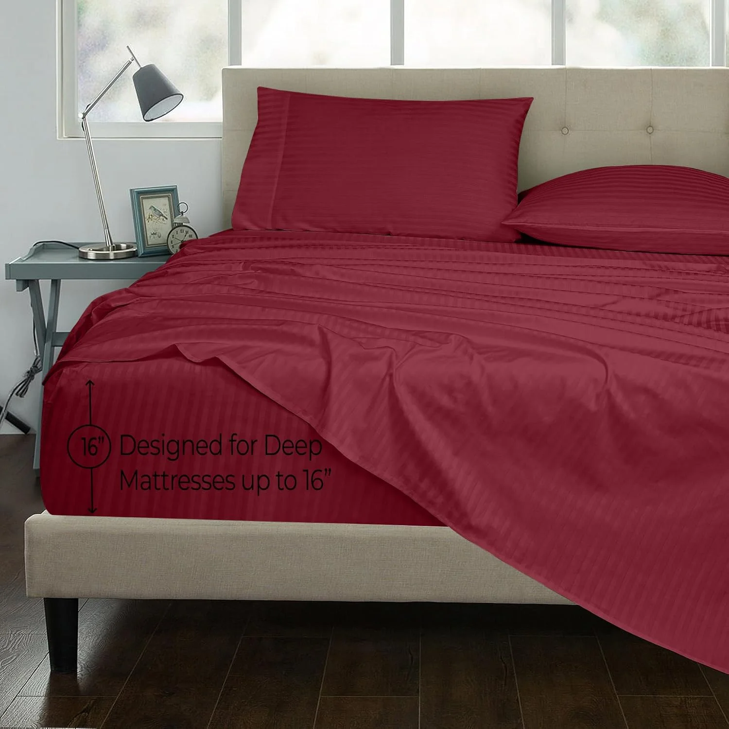 ست ملحفه چاپی 4 تکه از جنس پنبه شانه شده 100% با تراکم 300، مناسب تخت دونفره - شامل 1 ملحفه کش‌دار، 1 ملحفه تخت و 2 روبالشی - نرم، خنک و لطیف (دونفره، راه راه زرشکی)