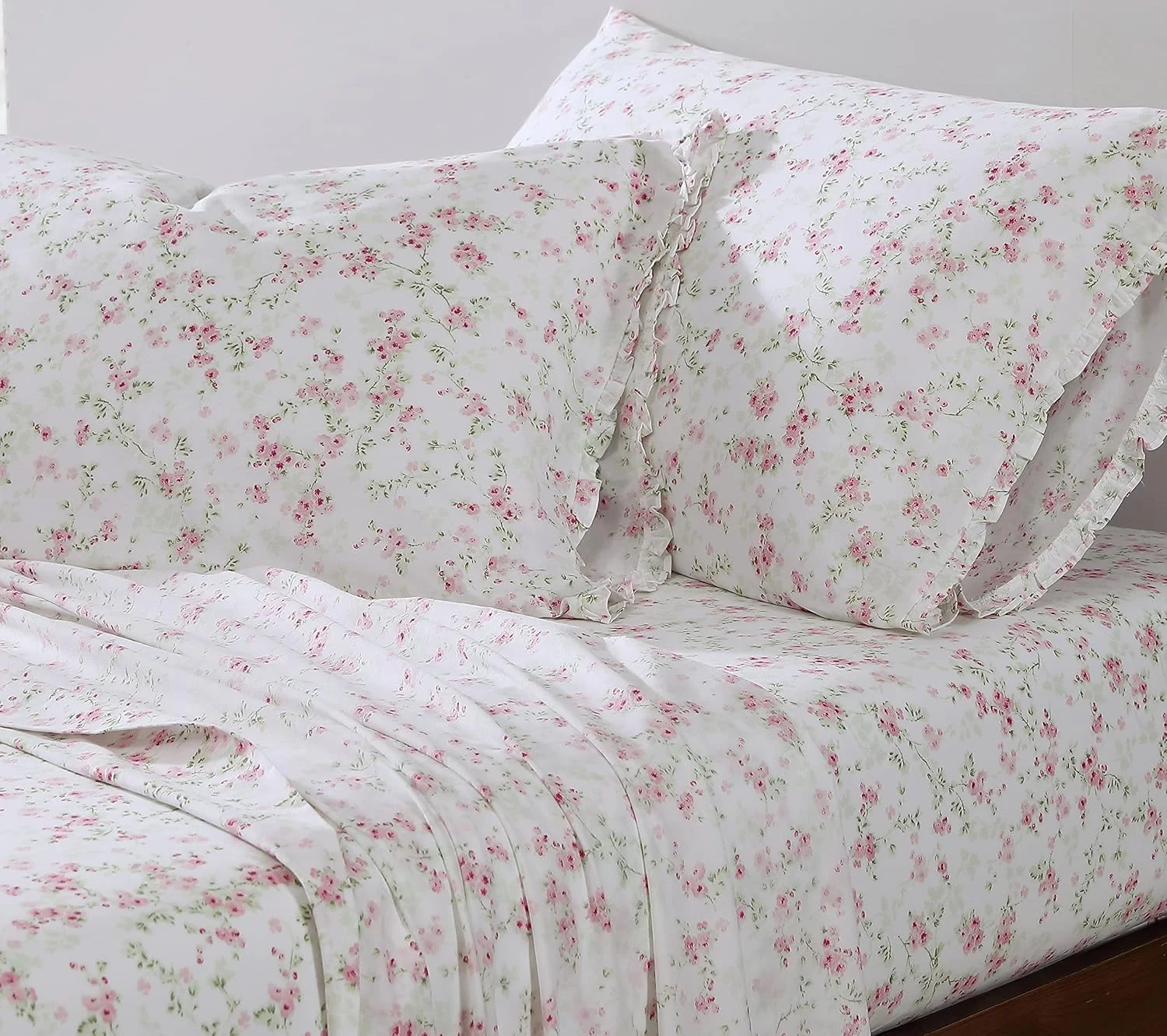 ملحفه های کینگ Shabby Chic®، ست روتختی پنبه ارگانیک نرم و تنفسی، دکوراسیون منزل گلدار با روبالشی های چین دار (Ella Pink، کینگ)