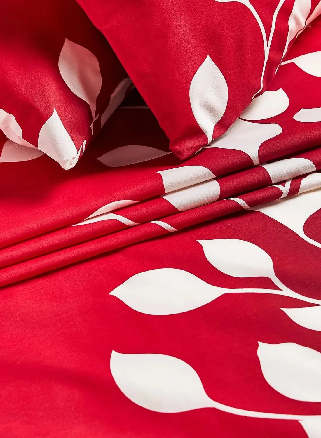 ست ملحفه سه تکه پنبه ای چاپی ریشا هوم، سایز کوئین، مجموعه ممتاز (1 ملحفه + 2 روبالشی) قرمز آلبالویی