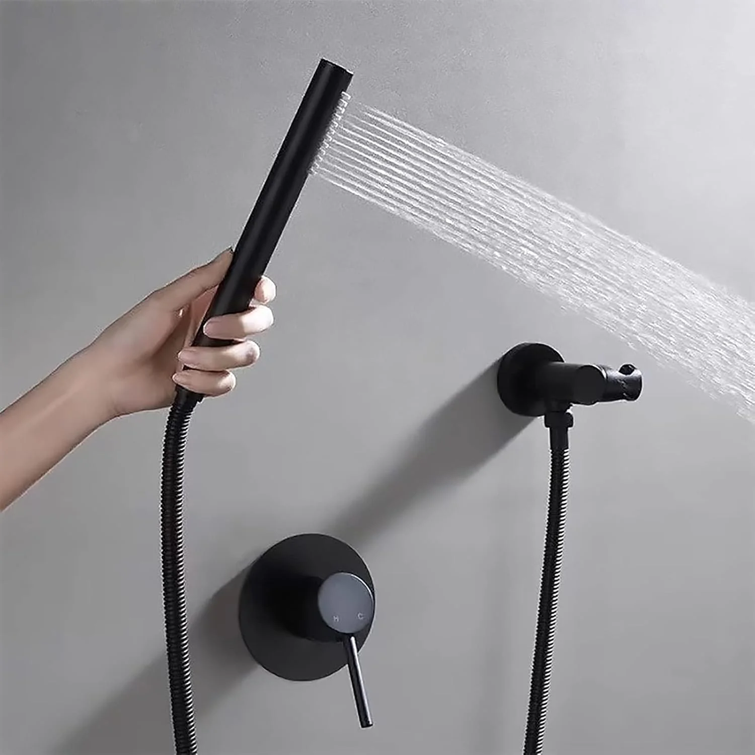 ست دوش دستی مشکی با سر دوش برنجی صرفه جویی در آب، دوش دستی دیواری با دسته تکی، به همراه شلنگ و نگهدارنده برنجی ست دوش دستی مشکی با سر دوش برنجی صرفه جویی در آب، دوش دستی دیواری با دسته تکی، به همراه شلنگ و نگهدارنده برنجی