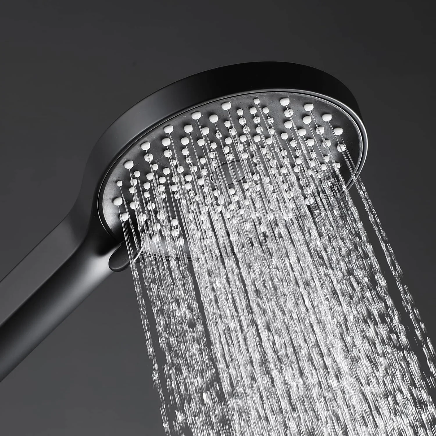 سردوش دستی مشکی با فشار قوی، دارای 3 حالت، سردوش دستی گرد به همراه پایه و شلنگ 1.5 متری