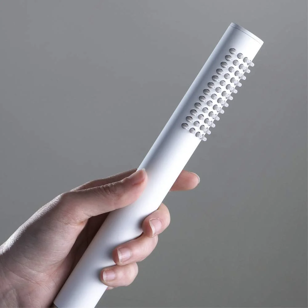 سردوش دستی برنجی سفید، سردوش دستی گرد با حالت اسپری بارانی و نازل سیلیکونی سردوش دستی برنجی سفید، سردوش دستی گرد با حالت اسپری بارانی و نازل سیلیکونی