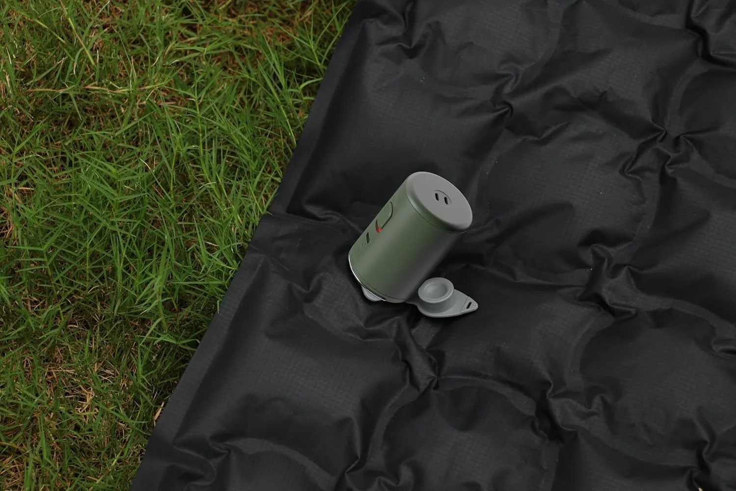 پمپ برقی نانو قابل حمل Porodo Lifestyle با باتری 800mAh، فشار 3.5kPa، دارای 5 نازل هوا، 25 دقیقه زمان کارکرد، قابلیت باد کردن و خالی کردن باد، شارژ USB-C، مناسب برای استخرها، اسباب بازی های استخری، شناورها، توپ ها