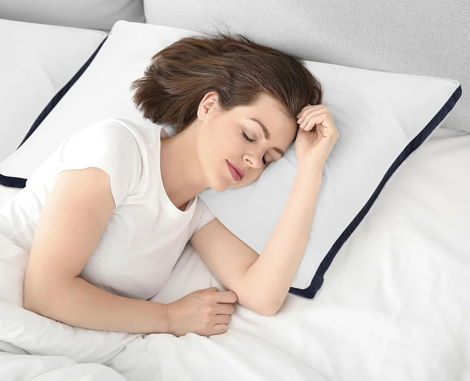 بالش های یوتوپیا بدینگ، بسته 2 عددی، سایز استاندارد، (سرمه ای) بالش های با کیفیت هتلی، پارچه برس خورده، بالش تخت خواب برای خوابندگان به پشت، شکم یا پهلو - 50 × 75 سانتی متر