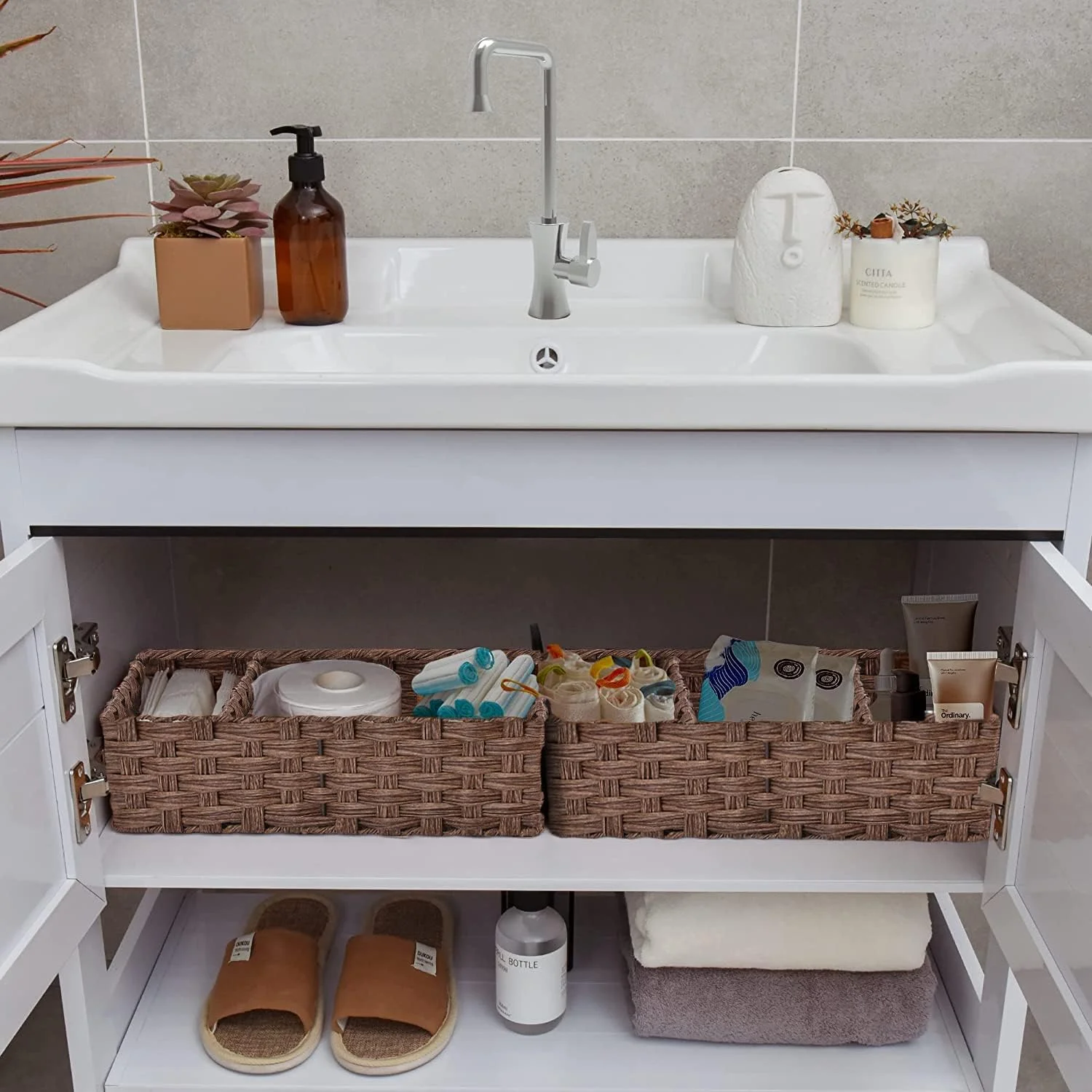 سبدهای حمام Angju برای نظم دهی، سبد ضد آب برای نگهداری لوازم بهداشتی، سبد حصیری با 2 قسمت جداکننده، قهوه ای، بسته 2 عددی