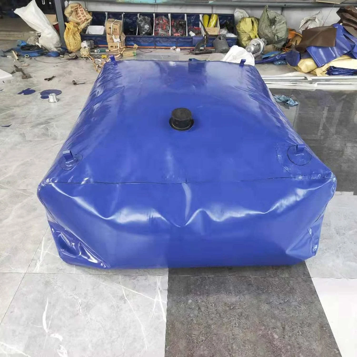 مخزن آب تاشو با ظرفیت بالا و شیر آب، کیسه ذخیره آب تاشو، کیسه آب باران انعطاف پذیر برای فضای باز، مقاوم در برابر خشکسالی و استفاده کشاورزی برای آتش نشانی، 3000 لیتر مخزن آب تاشو با ظرفیت بالا و شیر آب، کیسه ذخیره آب تاشو، کیسه آب باران انعطاف پذیر برای فضای باز، مقاوم در برابر خشکسالی و استفاده کشاورزی برای آتش نشانی، 3000 لیتر