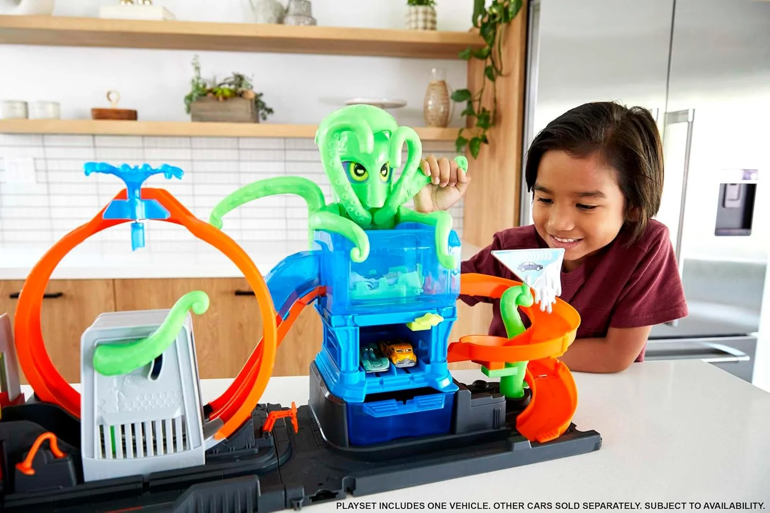 پیست بازی کارواش اختاپوسی شهر هات ویلز به همراه یک ماشین تغییر رنگی، طول بیش از ۱۲۰ سانتیمتر، قابلیت اتصال به سایر پیستها، هدیه برای کودکان بالای ۴ سال پیست بازی کارواش اختاپوسی شهر هات ویلز به همراه یک ماشین تغییر رنگی، طول بیش از ۱۲۰ سانتیمتر، قابلیت اتصال به سایر پیستها، هدیه برای کودکان بالای ۴ سال