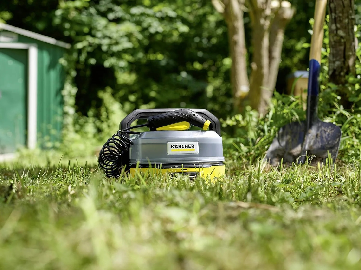 کارواش سیار کارچر مدل OC 3، شوینده قابل حمل برای مصارف گوناگون، مخزن آب جداشدنی 4 لیتری، باتری لیتیوم-یون، عمر باتری 15 دقیقه، شلنگ فنری 2.8 متری