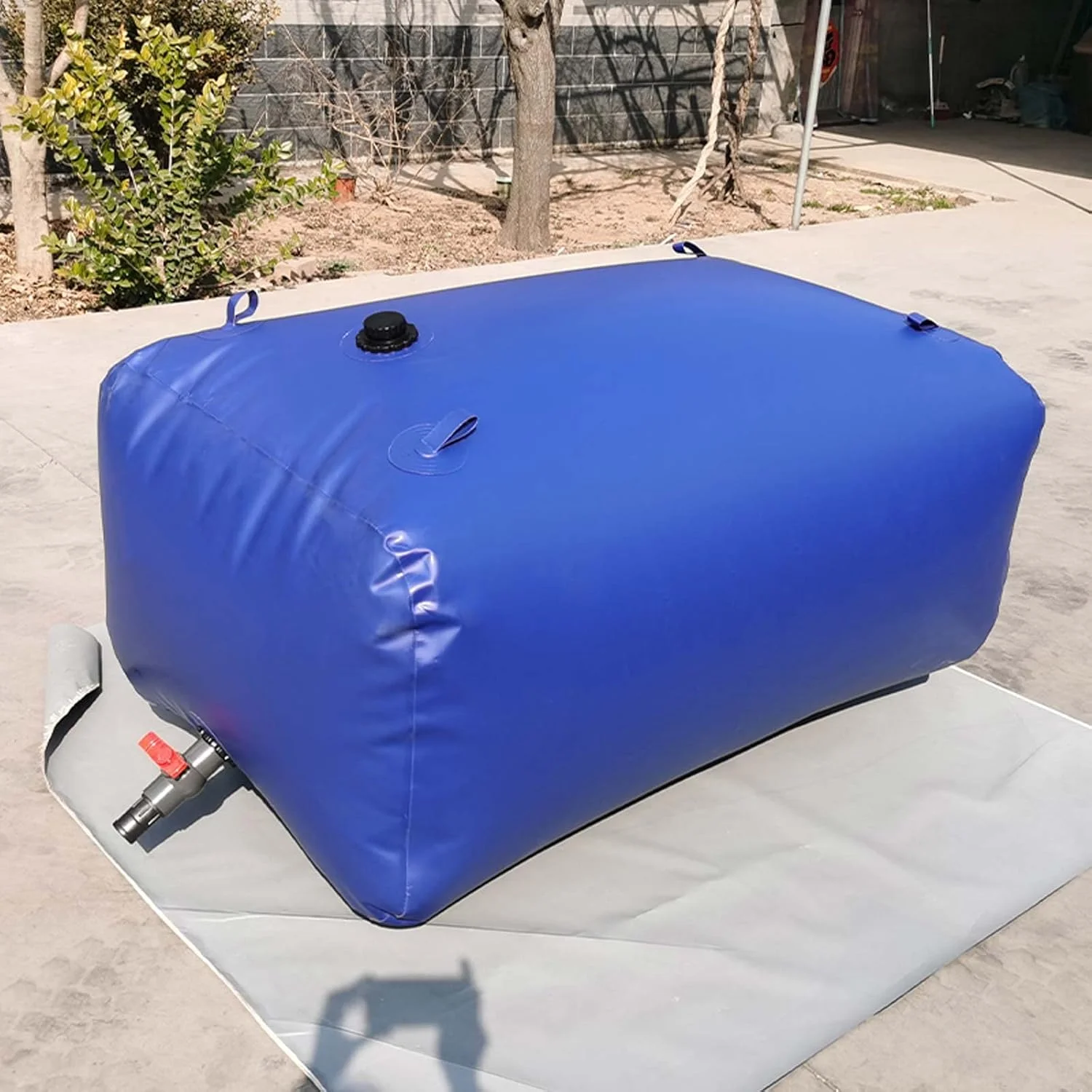 مخزن آب تاشو با ظرفیت بالا و شیر آب، مثانه ذخیره سازی آب PVC ضخیم شده در فضای باز، مخزن آب اضطراری برای آبیاری/ذخیره سازی کشاورزی، 7000 لیتر