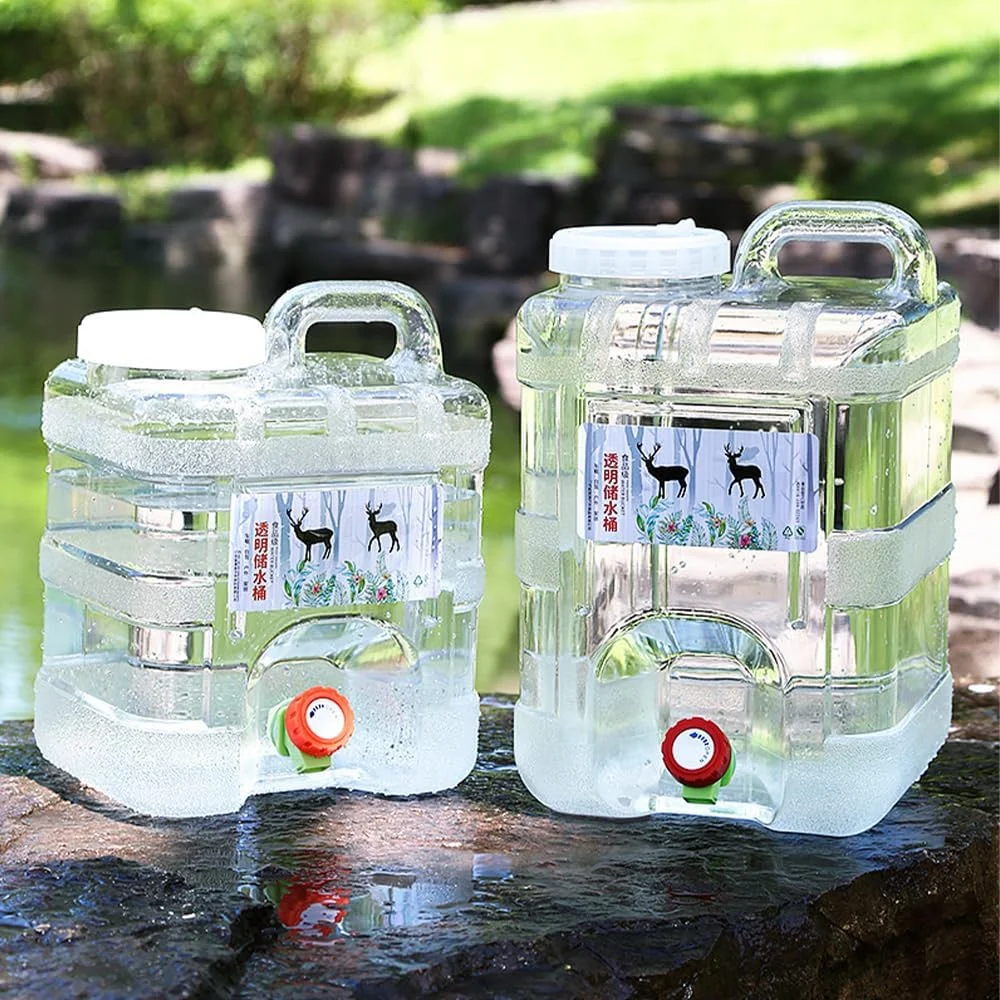 ظرف آب سطلی قابل حمل، مخزن ذخیره آب پلاستیکی، مخزن ذخیره آب دستی برای گردش، کمپینگ، داخل و خارج از منزل (رنگ: سفید) (10 لیتر) ظرف آب سطلی قابل حمل، مخزن ذخیره آب پلاستیکی، مخزن ذخیره آب دستی برای گردش، کمپینگ، داخل و خارج از منزل (رنگ: سفید) (10 لیتر)