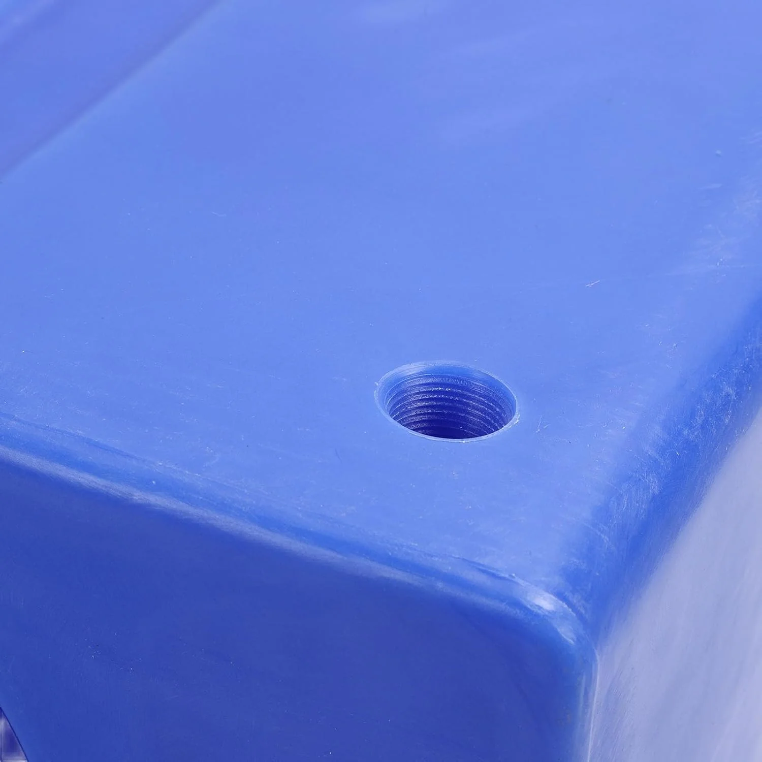 مخزن آب 60 لیتری مناسب RV، ساخته شده از LLDPE، مناسب برای تریلر، قایق و کمپینگ، طراحی مربعی 50x43x30 سانتی متر با پورت پرکننده 130 میلی متری