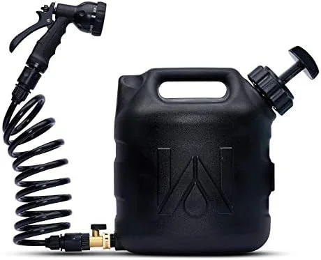 مخزن آب قابل حمل 7.5 لیتری WaterPORT GoSpout با شلنگ و اسپری برای دوش کمپینگ، شستشوی تجهیزات آفرود، ذخیره آب خودرو، دوش در فضای باز