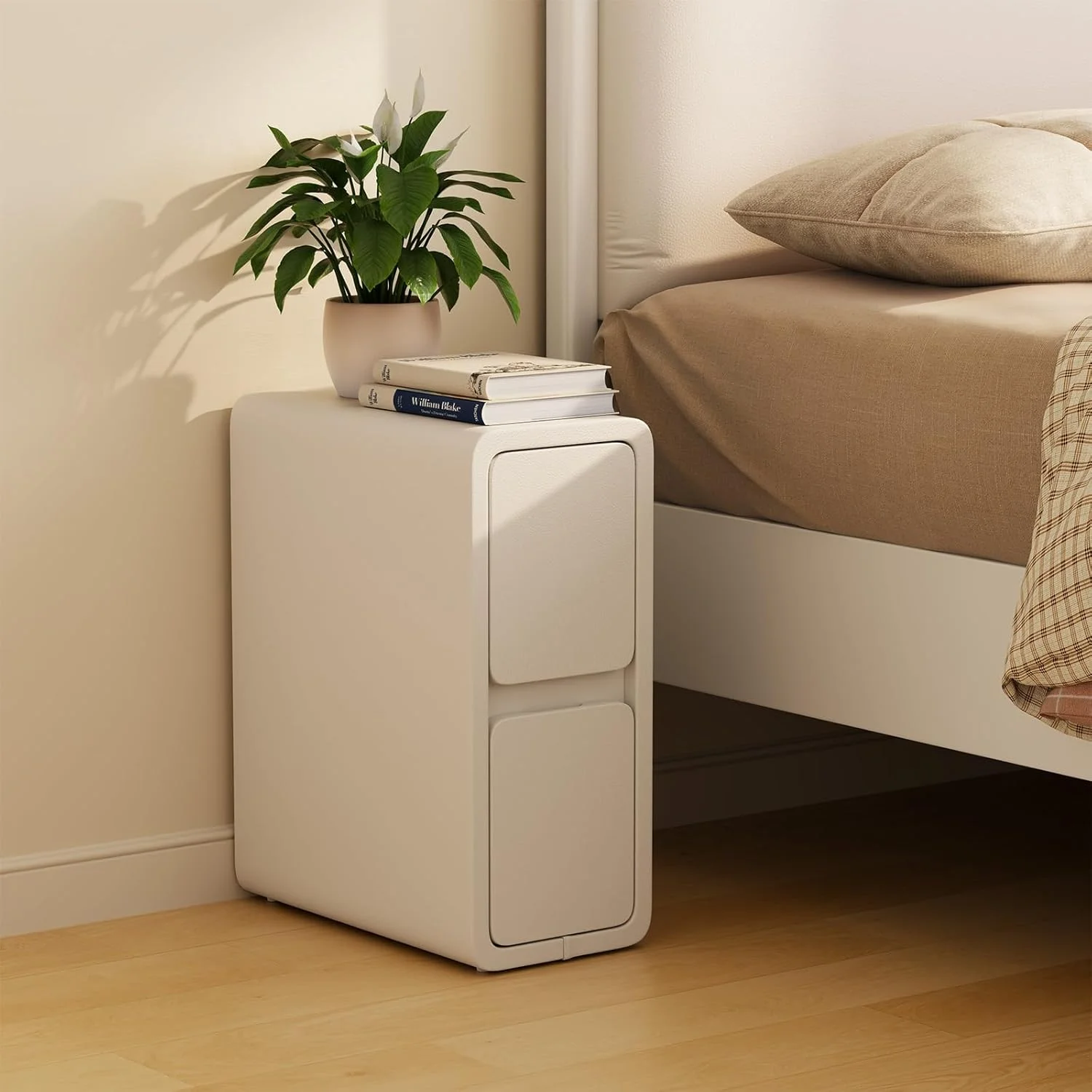 میز پاتختی کوچک AQIMUELE، کابینت باریک کنار تختی با کشو، میز پاتختی باریک از پیش مونتاژ شده با سطح چرمی برای اتاق خواب، 20 سانتی متر (سفید)