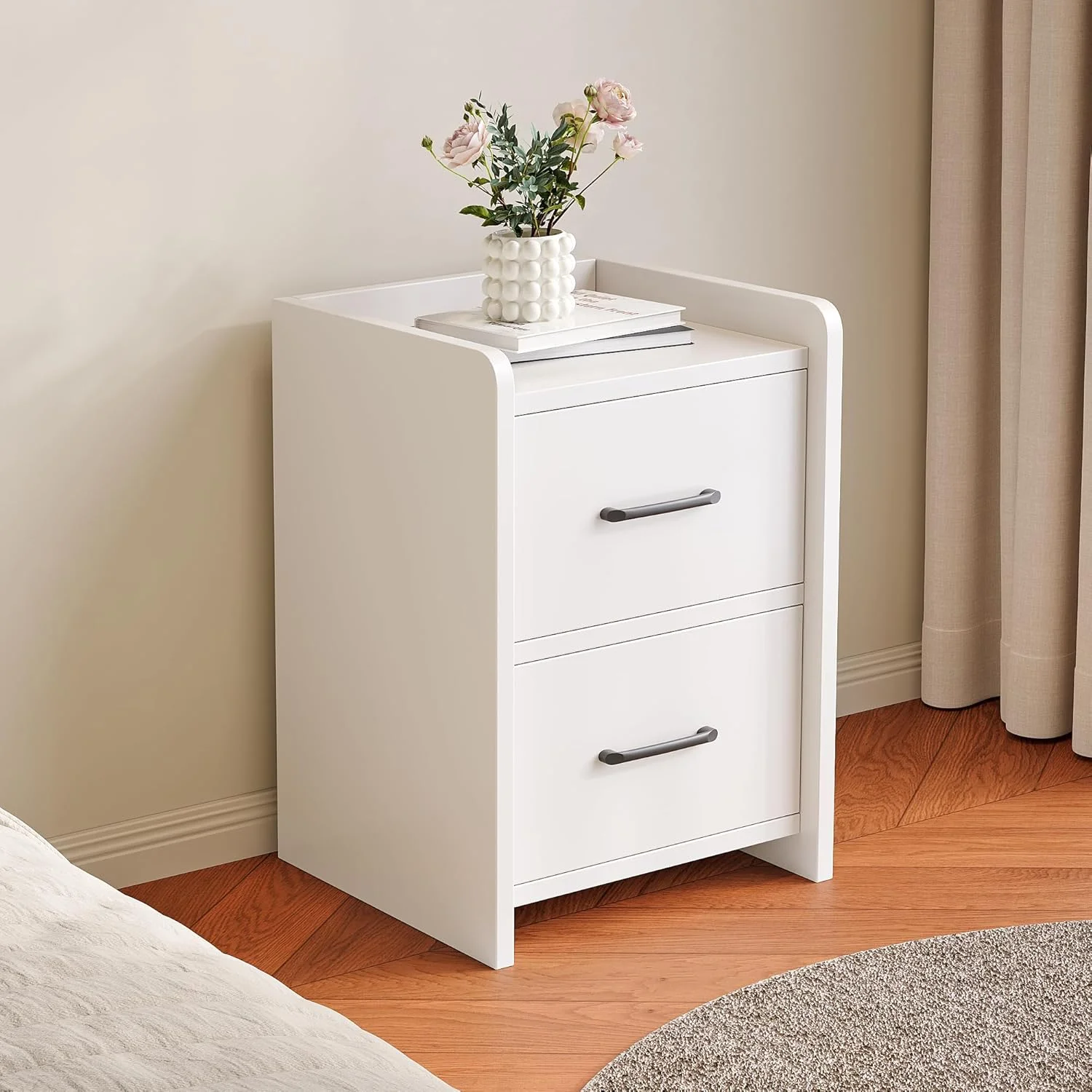 میز پاتختی با 2 کشو، میز کنار تختی اتاق خواب، کابینت کشو کوچک با دستگیره فلزی برای اتاق نشیمن، میز کناری چوبی MDF سفید برای مبل (سفید-CT055) میز پاتختی با 2 کشو، میز کنار تختی اتاق خواب، کابینت کشو کوچک با دستگیره فلزی برای اتاق نشیمن، میز کناری چوبی MDF سفید برای مبل (سفید-CT055)