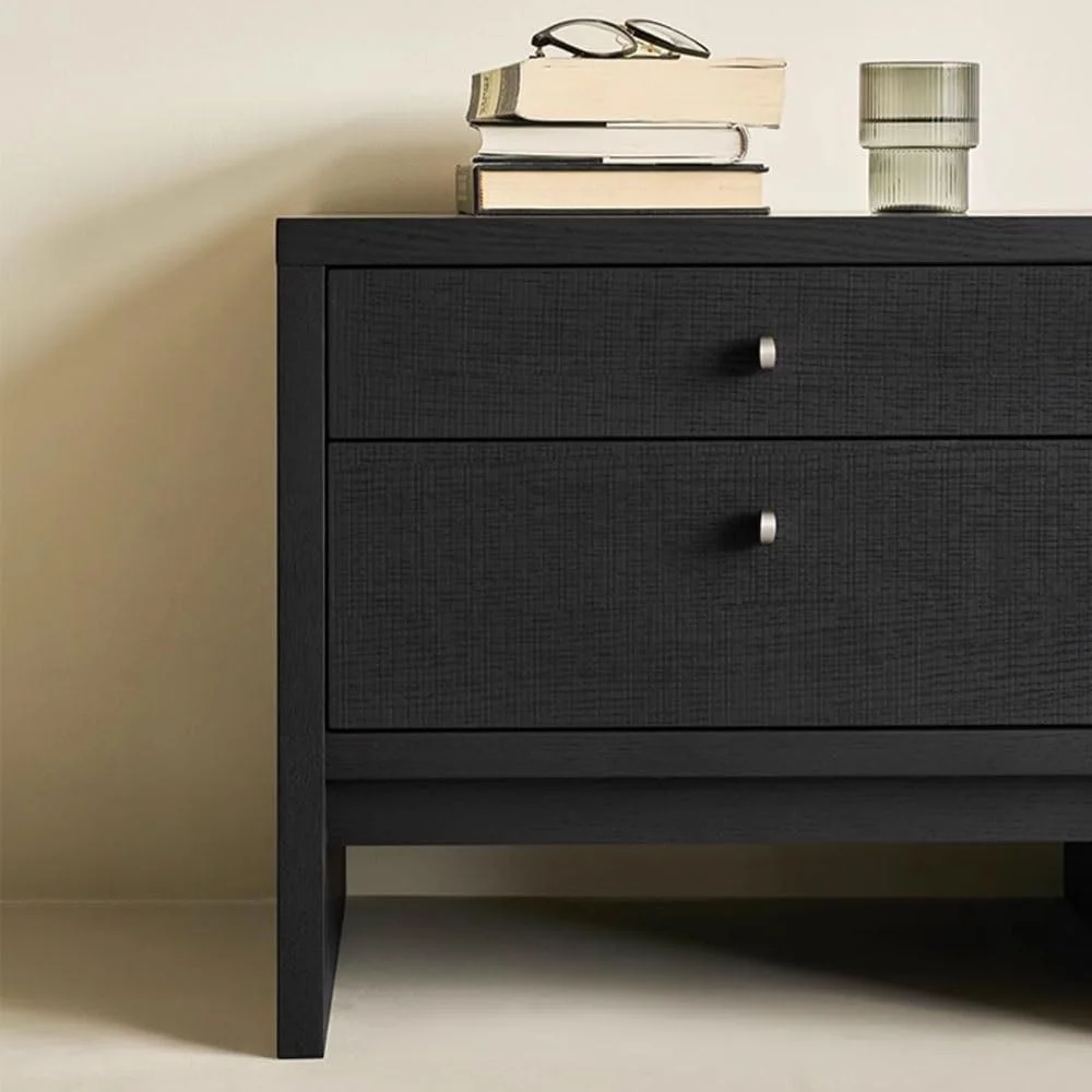 میز کنار تختی ساده مشکی به سبک Wabi Sabi برای اتاق خواب با کشو و کمد برای کنار مبل