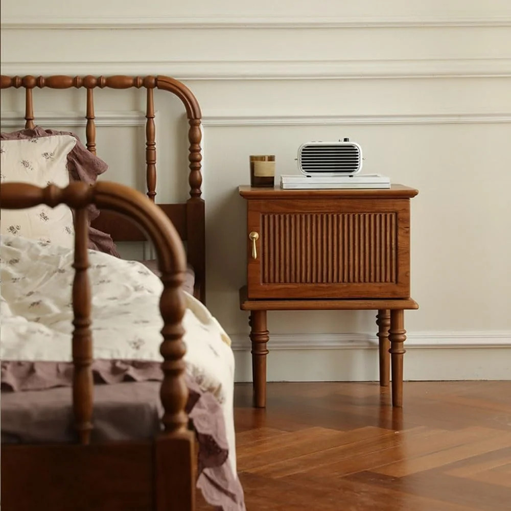 میز کنار تختی کلاسیک، کم ارتفاع برای اتاق خواب، کابینت نگهداری چوبی، برای کنار مبل میز کنار تخت با کشو میز کنار تختی کلاسیک، کم ارتفاع برای اتاق خواب، کابینت نگهداری چوبی، برای کنار مبل میز کنار تخت با کشو