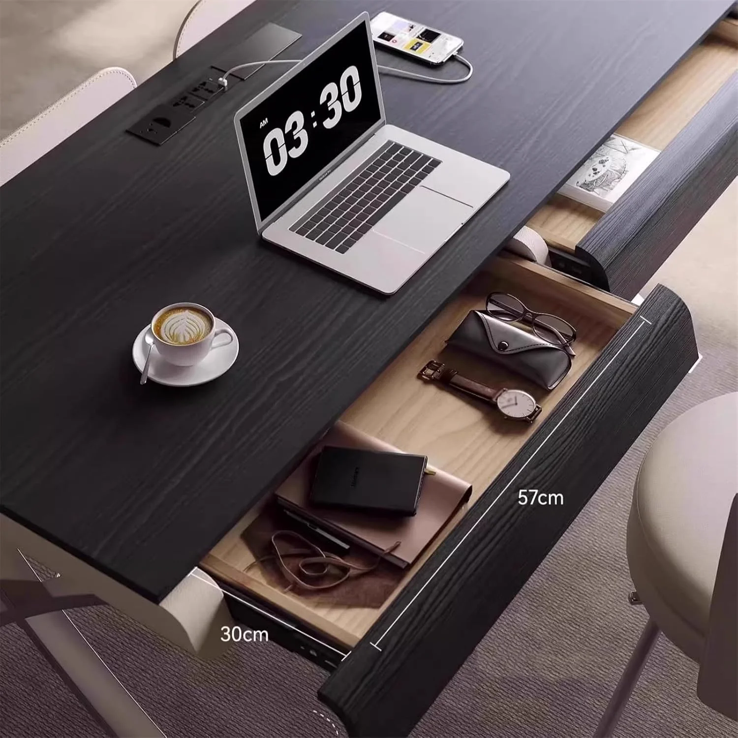 میز کامپیوتر، میز تحریر مدرن با رنگ گردویی تیره، دارای کشو، ایستگاه شارژ، پایه های فلزی X شکل و فضای ذخیره سازی (M)