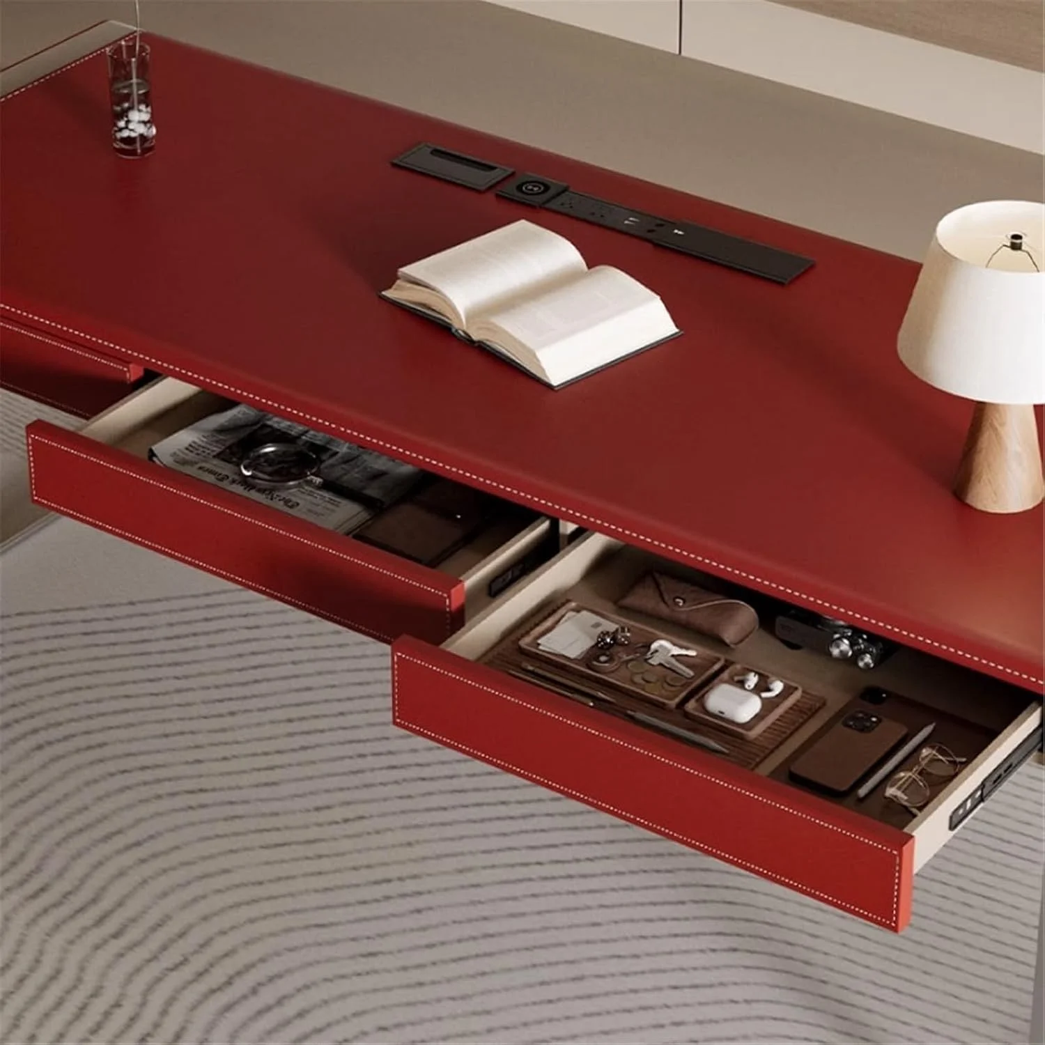 میز کامپیوتر، میز کار خانگی مدرن و ساده با رویه چرمی قرمز، قاب فلزی محکم و پورت شارژ (L) میز کامپیوتر، میز کار خانگی مدرن و ساده با رویه چرمی قرمز، قاب فلزی محکم و پورت شارژ (L)