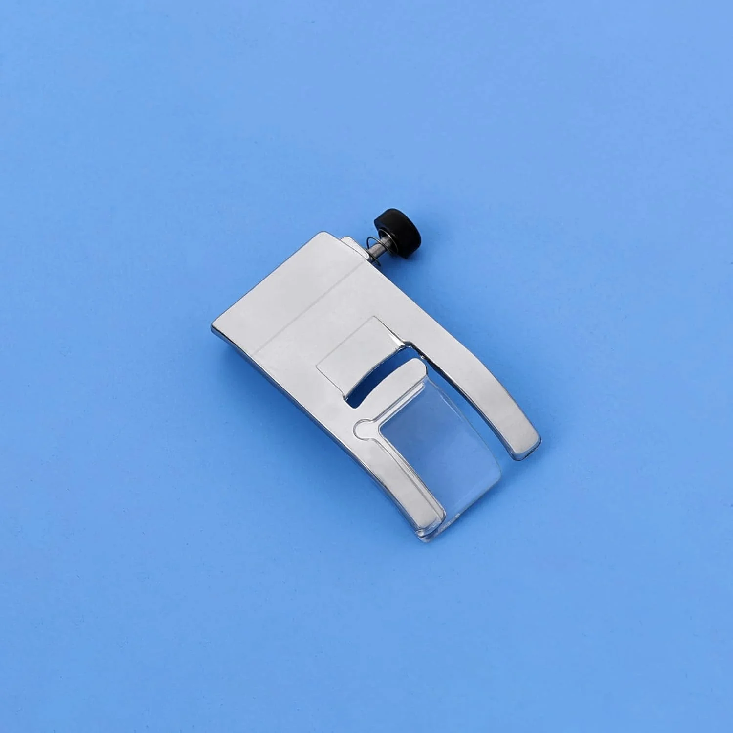 پایه زیگزاگ دالبر (J) ونیس برای تمامی چرخ خیاطی های پایه کوتاه ضامن دار سینگر، برادر، بیبی لاک، یورو-پرو، ژانومه، کنمور، وایت، جوکی، نیو هوم، هاسکوارنا وایکینگ، سیمپلیسیتی، N و سایر چرخ خیاطی ها