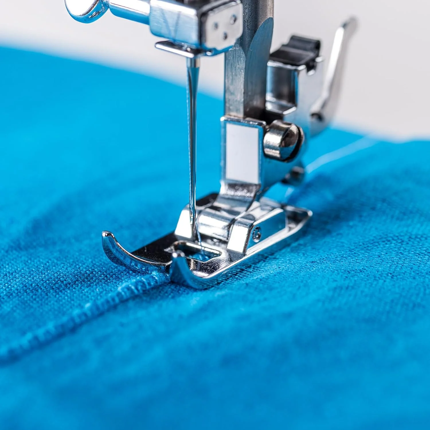 پایه زیگزاگ универсальный چرخ خیاطی با پایه کوتاه مناسب برای انواع چرخ خیاطی های سینگر، برادر، بیبی لاک، یورو پرو، ژانومه، کنmore، وایت، جوکی، نیو هوم، هاسکوارنا وایکینگ و غیره