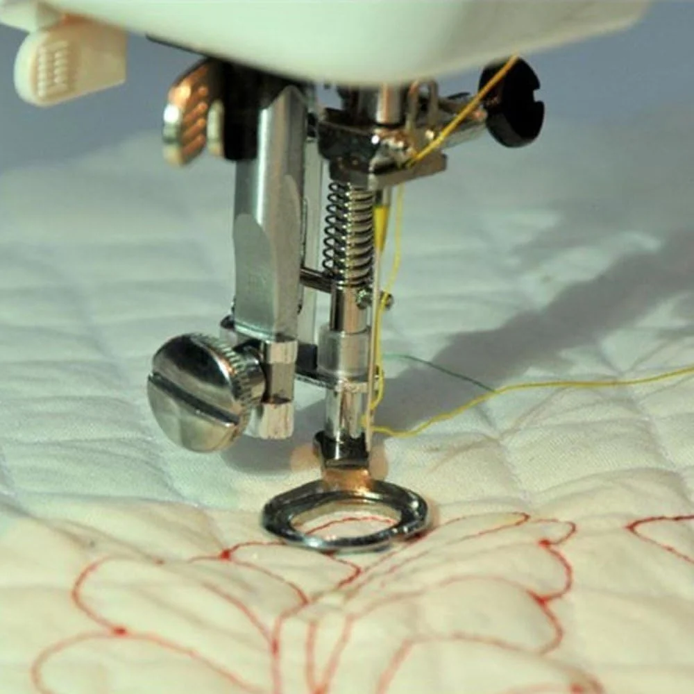 پایه چرخ خیاطی فلزی بزرگ YEQIN مدل #4021L مناسب برای تمام چرخ خیاطی های پایه کوتاه سینگر، برادر، بیبی لاک، یورو-پرو، کنمور، ژانومه، جوکی، وایت، نیو هوم، سیمپلیسیتی، النا و غیره!