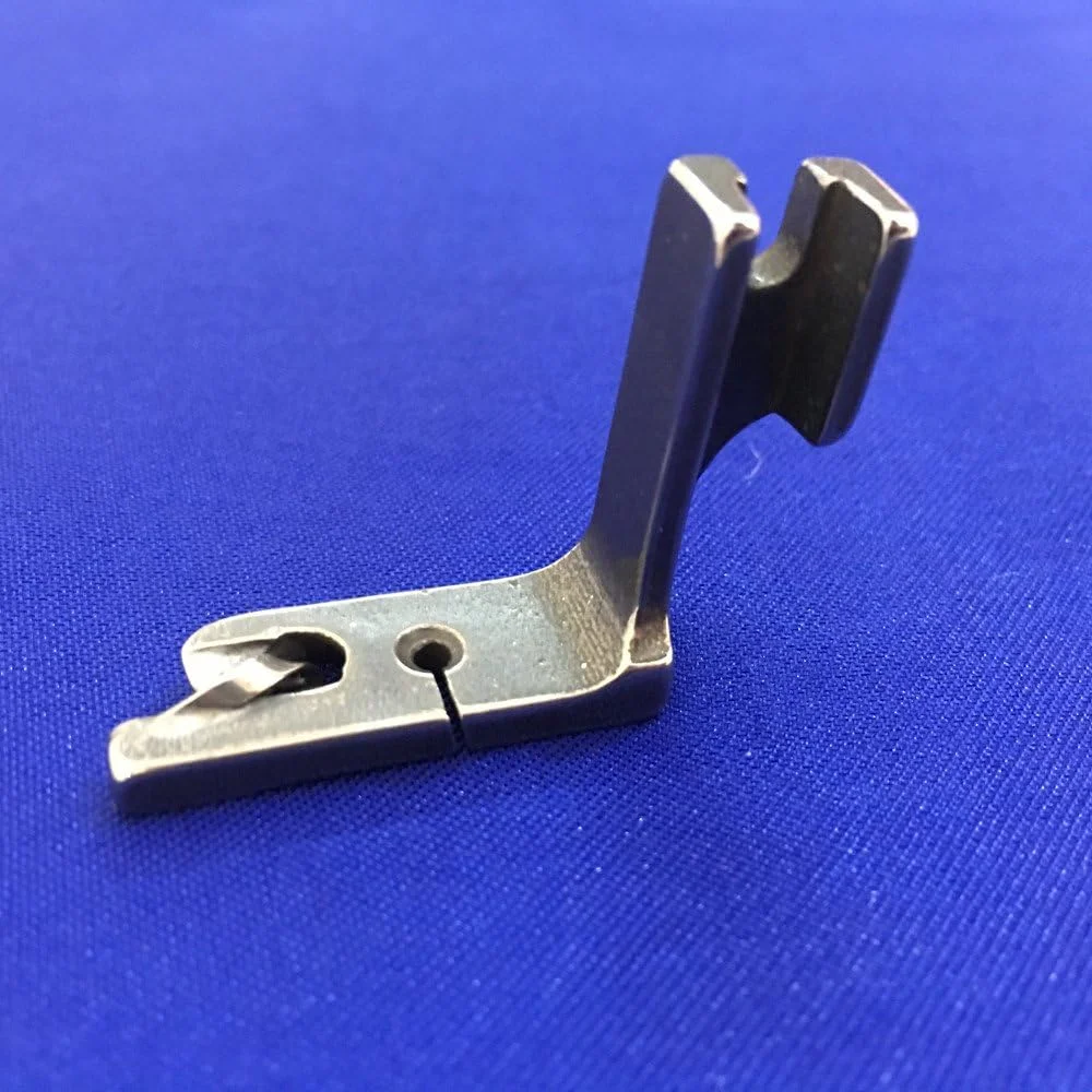 پایه لب تو (پس دوز) چرخ خیاطی صنعتی YEQIN (TM) سایز 2.4 میلی متر، 3/32 اینچ، مناسب برای Brother، Singer، Juki و غیره پایه لب تو (پس دوز) چرخ خیاطی صنعتی YEQIN (TM) سایز 2.4 میلی متر، 3/32 اینچ، مناسب برای Brother، Singer، Juki و غیره