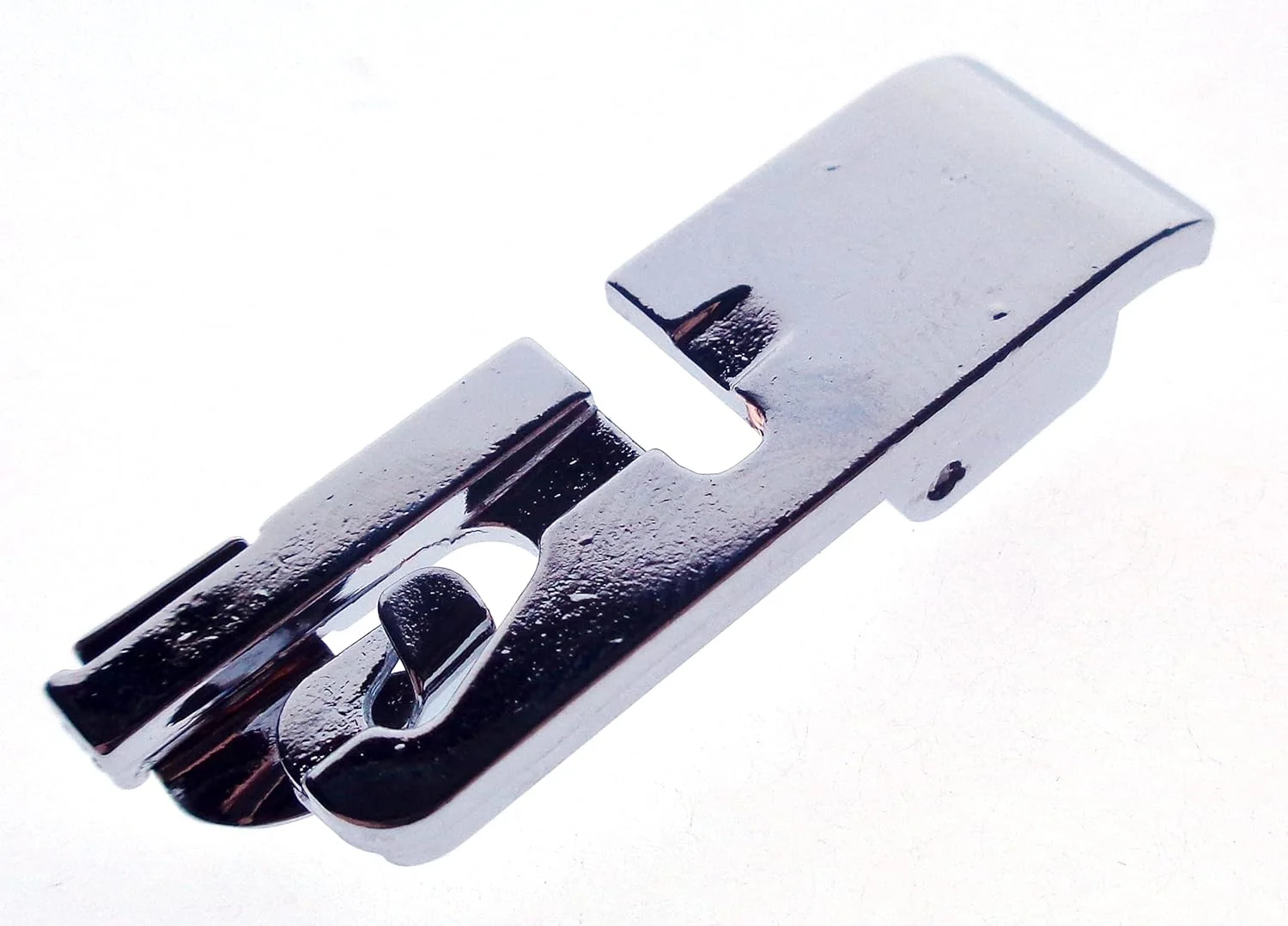 پایه لب تو (تویینگ) باریک چرخ خیاطی - مناسب برای تمام چرخ خیاطی های پایه کوتاه ضامن دار سینگر، برادر، بیبی لاک، یورو-پرو، ژانومه، کنمور، وایت، جوکی، نیو هوم، سیمپلیسیتی، النا و غیره! پایه لب تو (تویینگ) باریک چرخ خیاطی - مناسب برای تمام چرخ خیاطی های پایه کوتاه ضامن دار سینگر، برادر، بیبی لاک، یورو-پرو، ژانومه، کنمور، وایت، جوکی، نیو هوم، سیمپلیسیتی، النا و غیره!