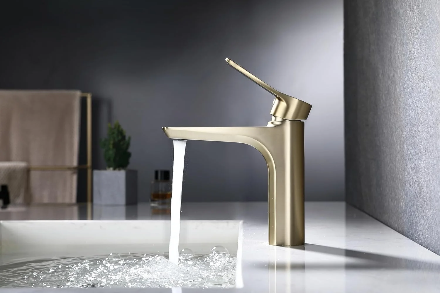 شیر روشویی تک اهرمی BRIMIX، شیر آب سرد و گرم، مناسب سرویس بهداشتی و روشویی (طلایی مات)