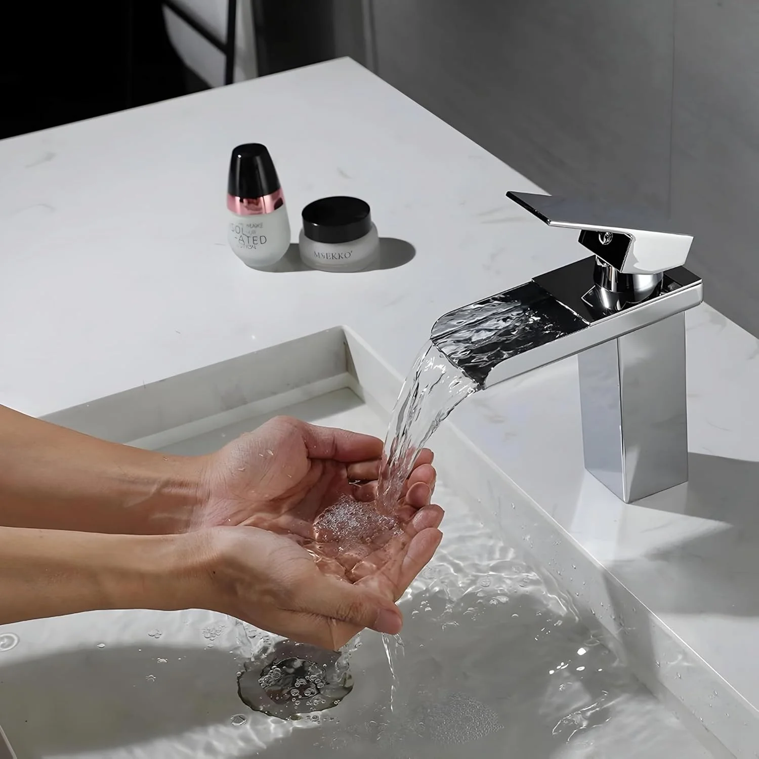 شیر آب مخلوط حوضچه حمام آبشاری NXUS، تک دستگیره، آب گرم و سرد، کوتاه (کروم)