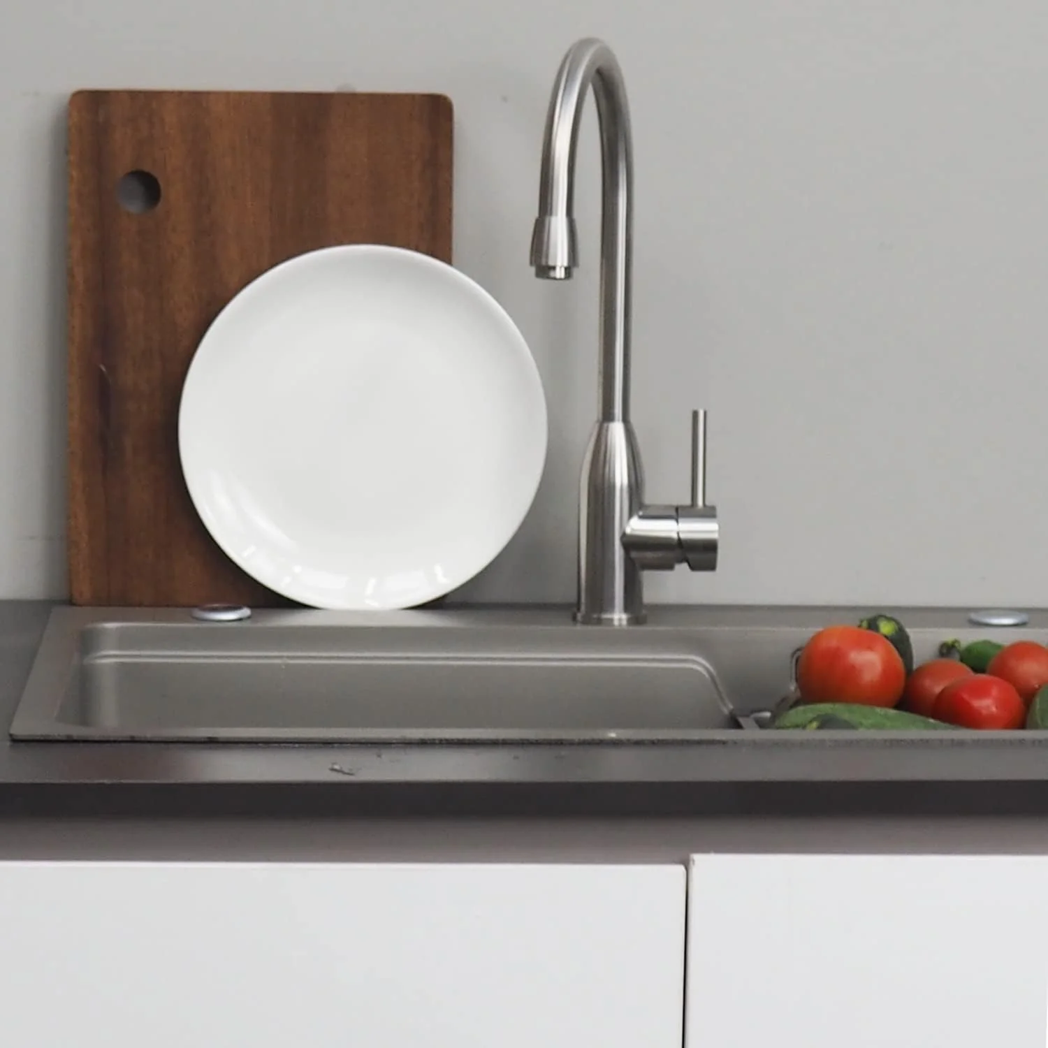 شیر آشپزخانه کمانی بلند فشن هوم - استیل ضد زنگ نیکل برس خورده، شیر سینک مدرن تک دستگیره با شلنگ 60 سانتی متری. شیر آشپزخانه کمانی بلند فشن هوم - استیل ضد زنگ نیکل برس خورده، شیر سینک مدرن تک دستگیره با شلنگ 60 سانتی متری.