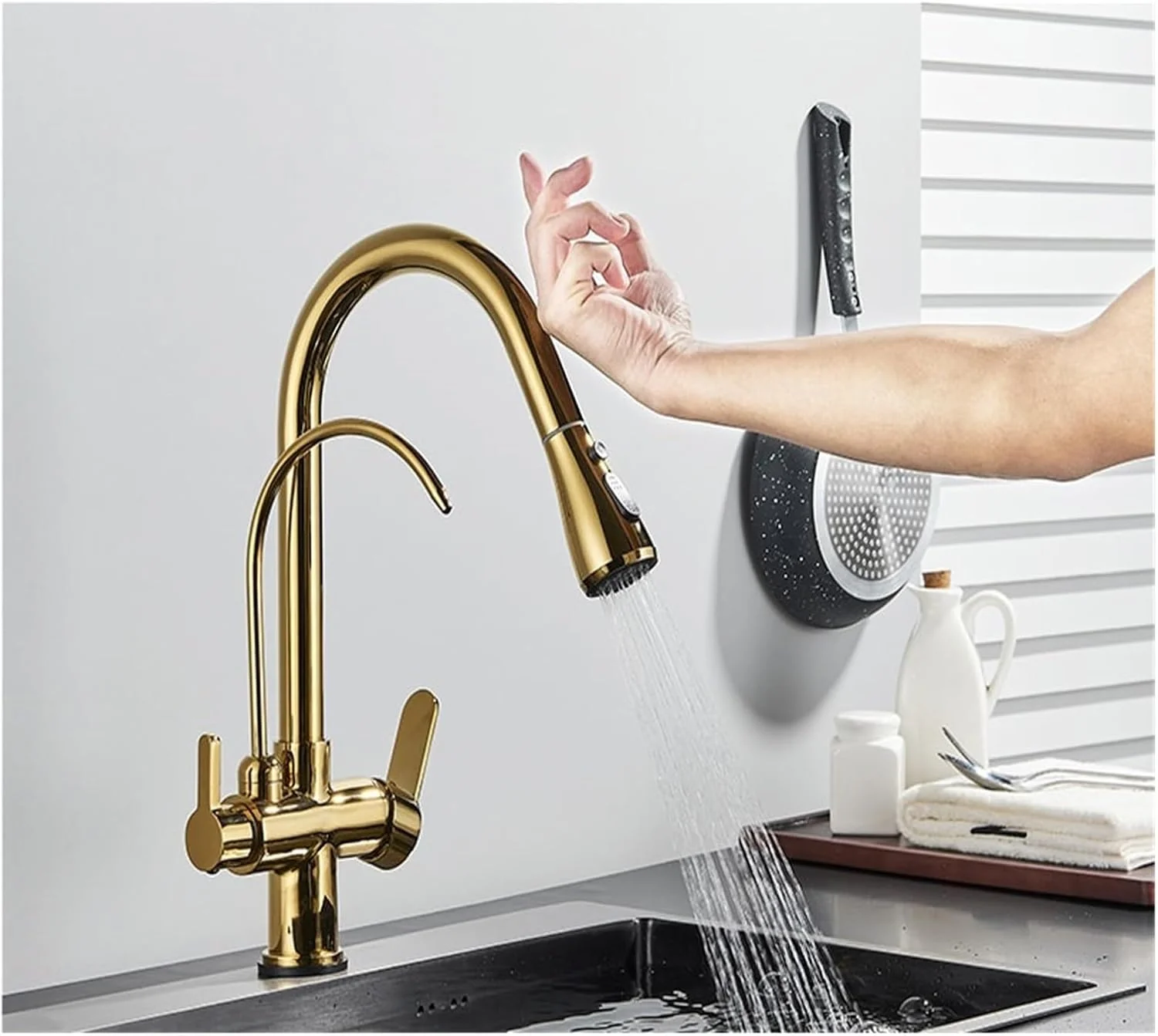شیر آشپزخانه لمسی با فیلتر آب، شیر آب مخلوط کن سینک ظرفشویی، شیر آب تصفیه شده چرخشی با اسپری بیرون کشیدنی برای آشپزخانه (طلایی)