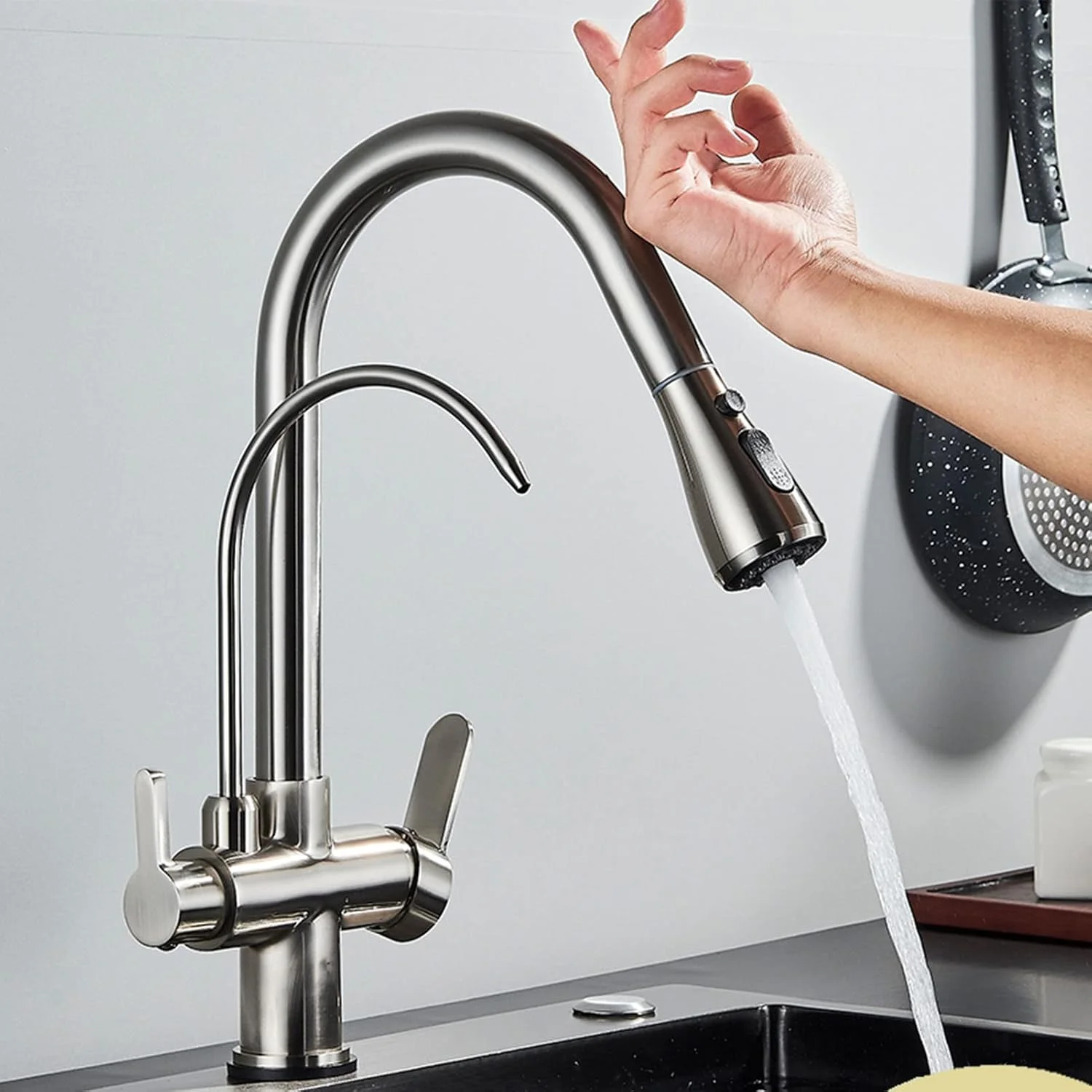 شیر آشپزخانه لمسی، شیر آشپزخانه با اسپری بیرون کشیدنی، دو حالت، شیرآلات سینک ظرفشویی برای آشپزخانه، شیر آب مخلوط کن آب خالص، شیر آب فیلتردار، طلایی مشکی