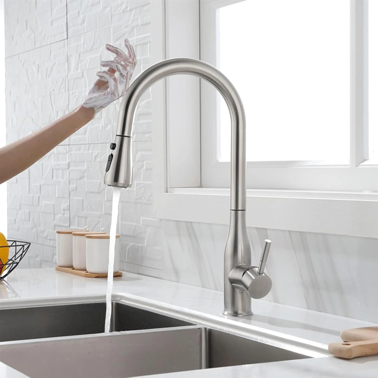 شیر آشپزخانه هوشمند با حسگر لمسی و علم متحرک، شیر آب آشپزخانه استیل ضد زنگ با قابلیت فعال شدن لمسی، شیر مخلوط آب گرم و سرد تک اهرمی، مشکی (نرو)