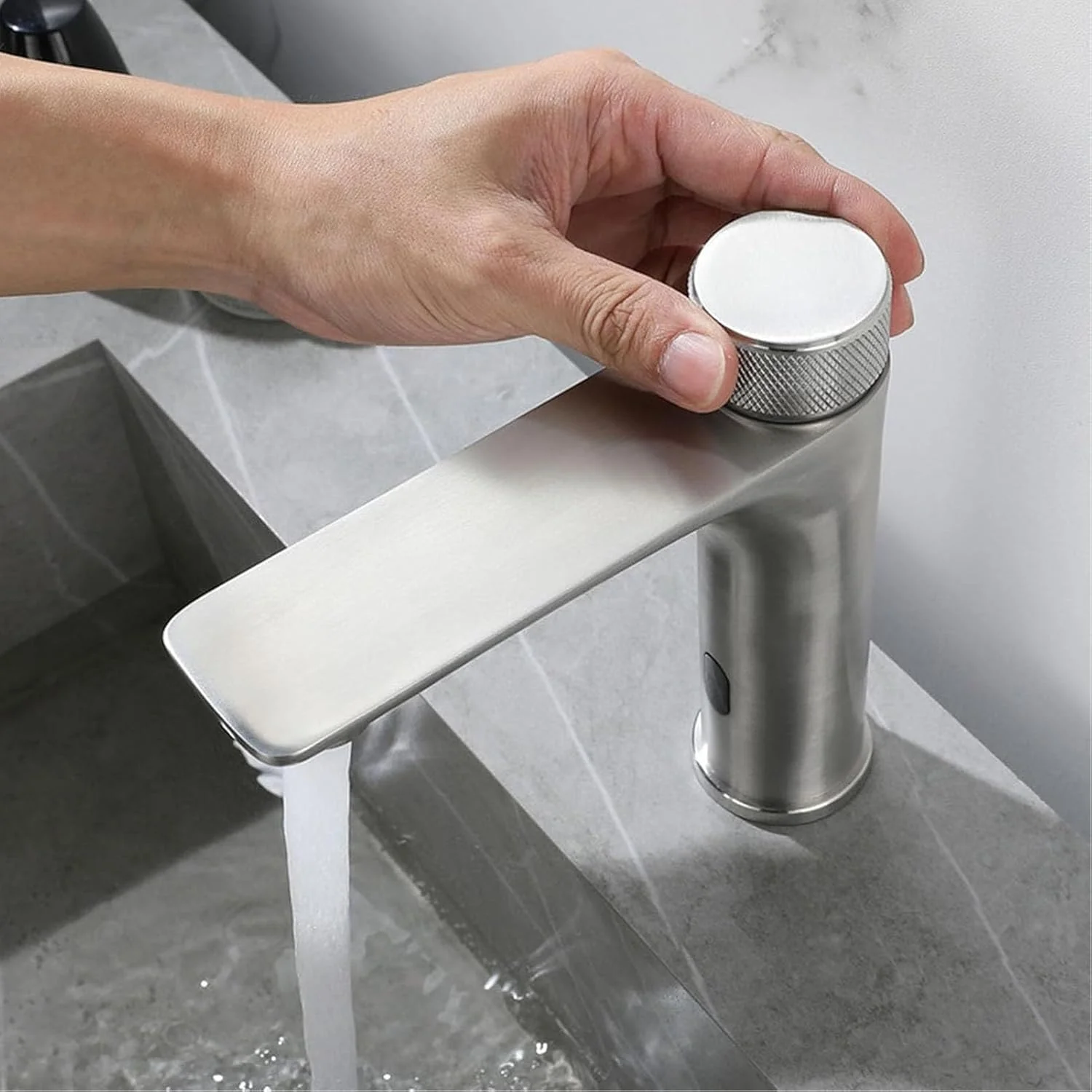 شیر آب حمام بدون لمس، شیر سنسور اتوماتیک استیل ضد زنگ، شیر آب حمام بدون دست، شیر سینک حمام تک سوراخ، شیر مخلوط آب سرد و گرم، طلایی برس خورده (Br