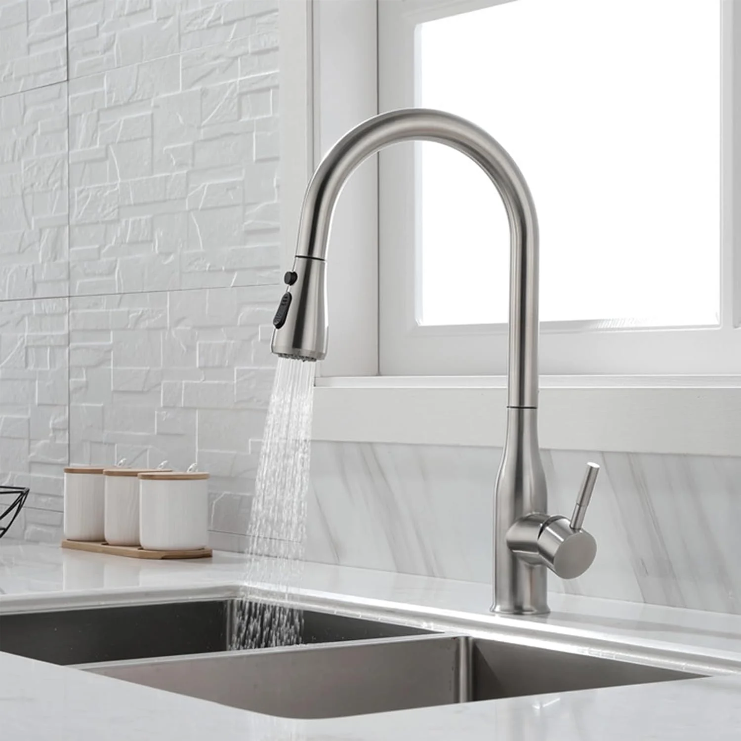 شیر آشپزخانه هوشمند با حسگر لمسی و علم متحرک، شیر آب آشپزخانه استیل ضد زنگ با قابلیت فعال شدن لمسی، شیر مخلوط آب گرم و سرد تک اهرمی، مشکی (نرو)