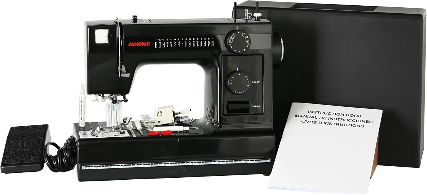 چرخ خیاطی Janome HD1000 Black Edition با 14 مدل دوخت، جادکمه، سوزن نخ کن اتوماتیک و سیستم تغذیه پایین