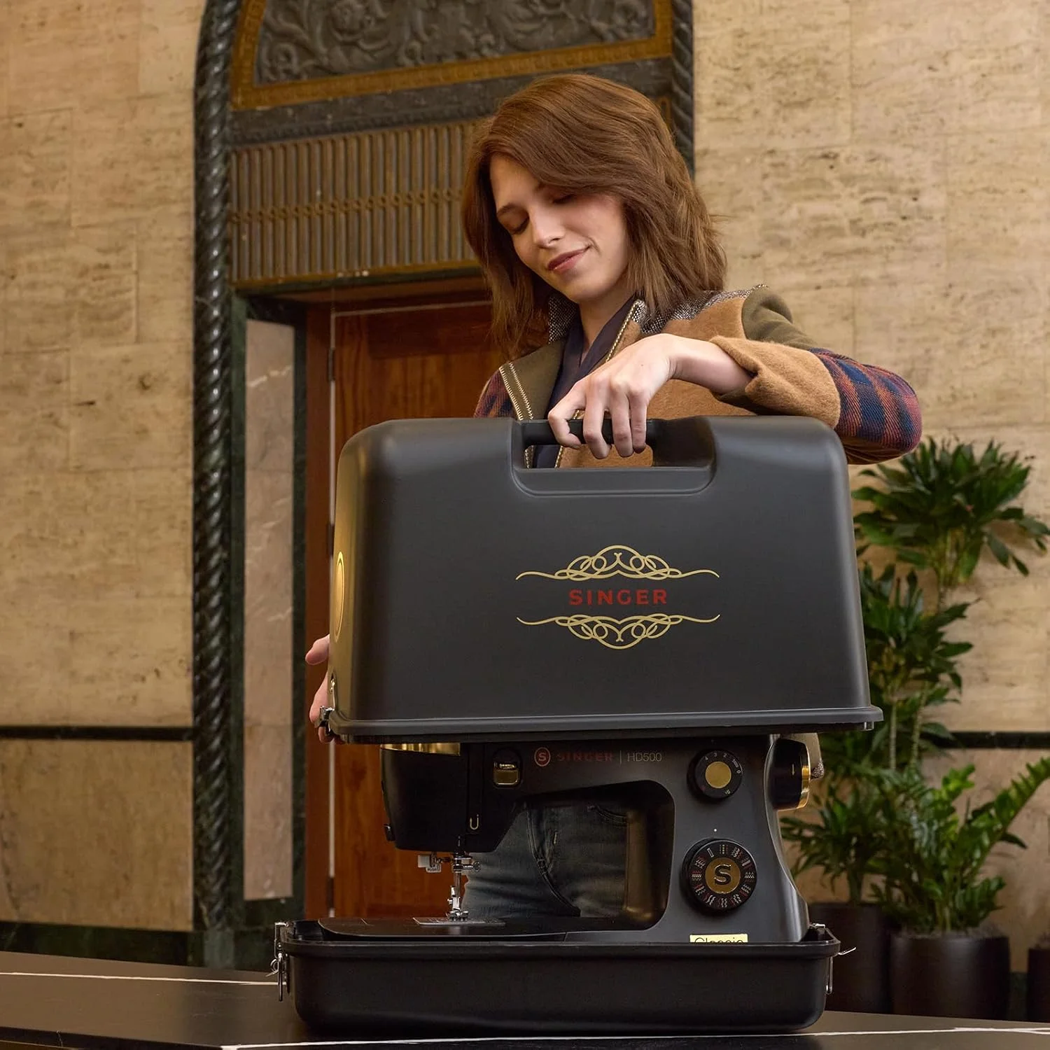 مجموعه ویژه چرخ خیاطی سنگین کلاسیک مدل 500 به همراه کیف حمل | موتور قدرتمند، 23 مدل دوخت، بدنه فلزی، LED، سوزن نخ کن، جادکمه، لوازم جانبی