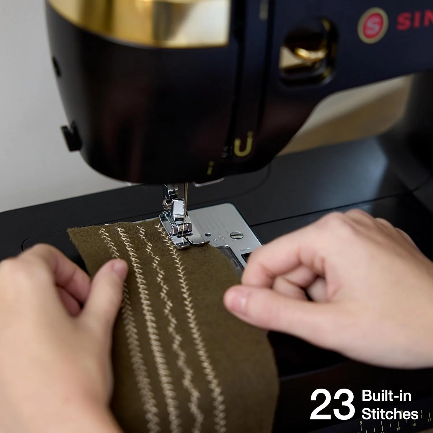 مجموعه ویژه چرخ خیاطی سنگین کلاسیک مدل 500 به همراه کیف حمل | موتور قدرتمند، 23 مدل دوخت، بدنه فلزی، LED، سوزن نخ کن، جادکمه، لوازم جانبی